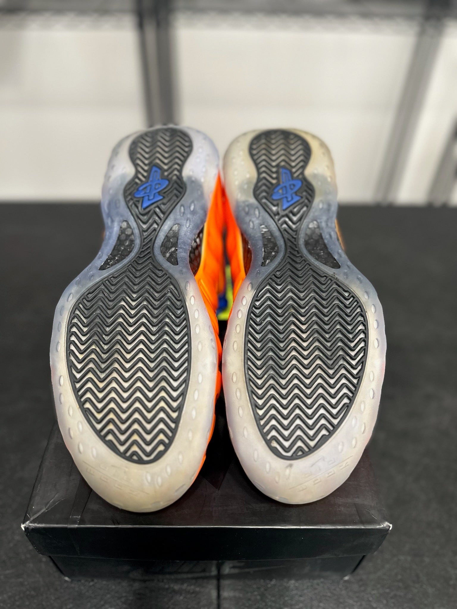 Size 10 - Foamposite 1 Knicks