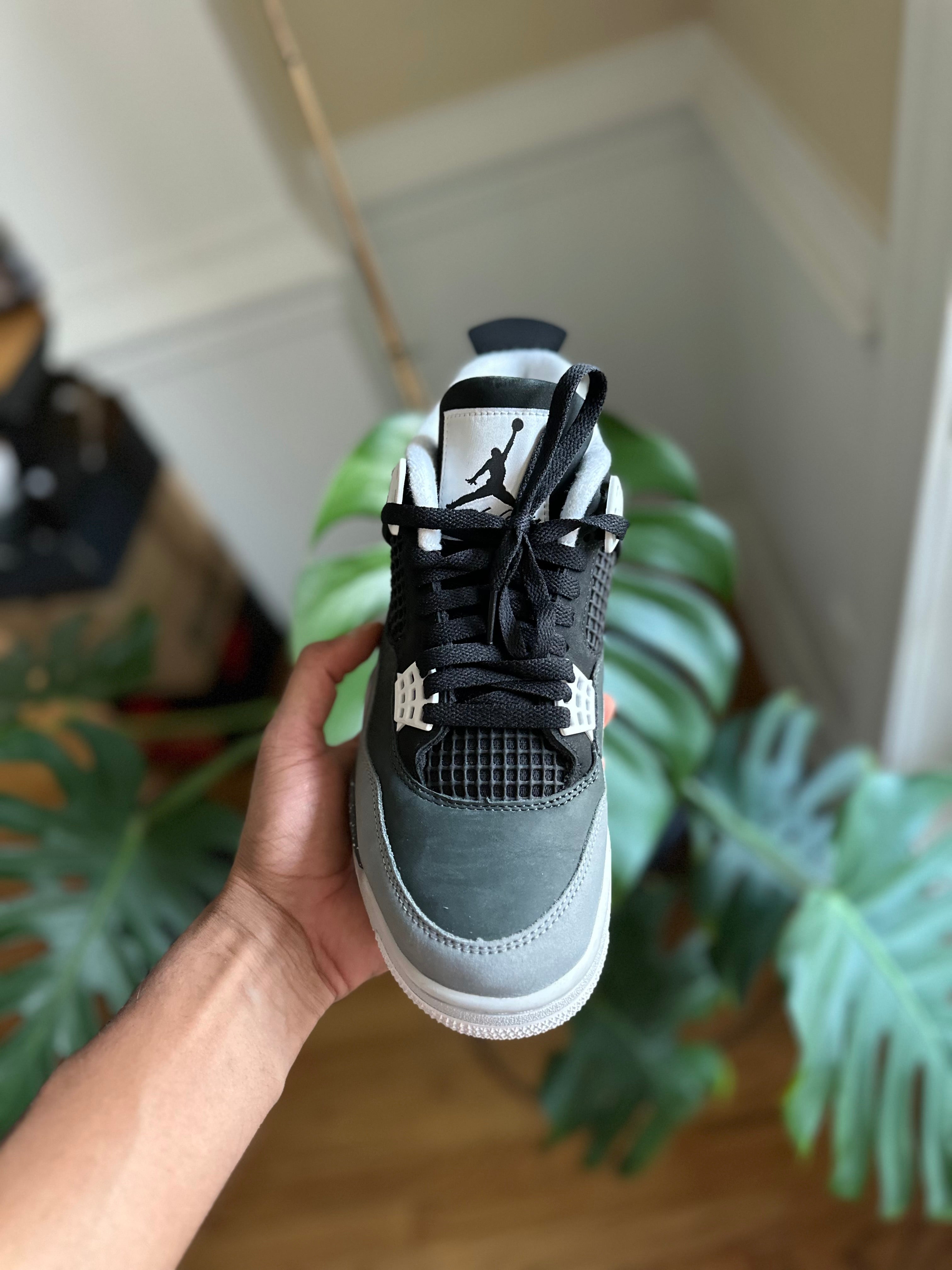 Size 8 - J4 fear