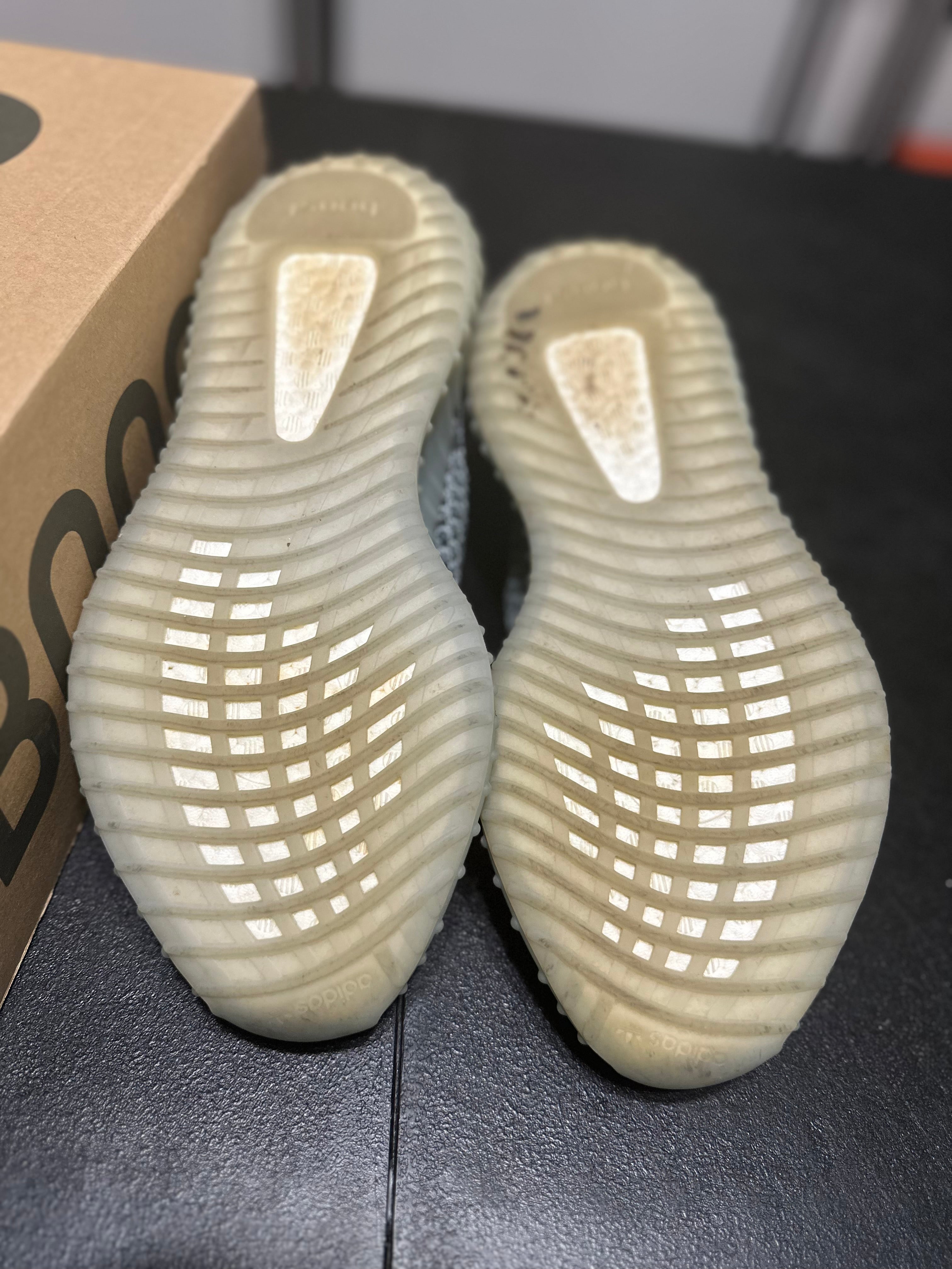 Size 9.5 - YZY 350 ash blue