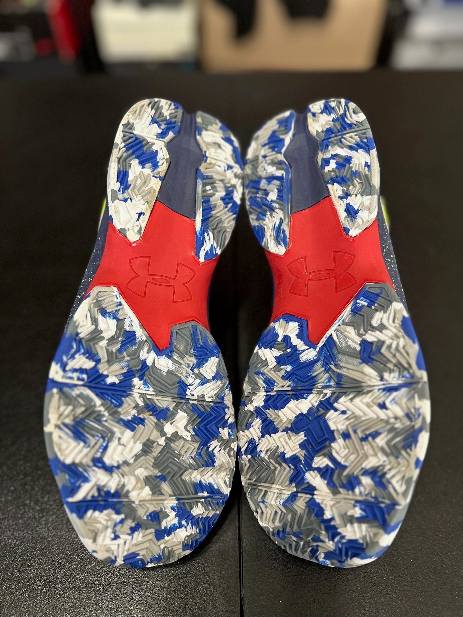 Size 9.5 - Curry 2.5 USA