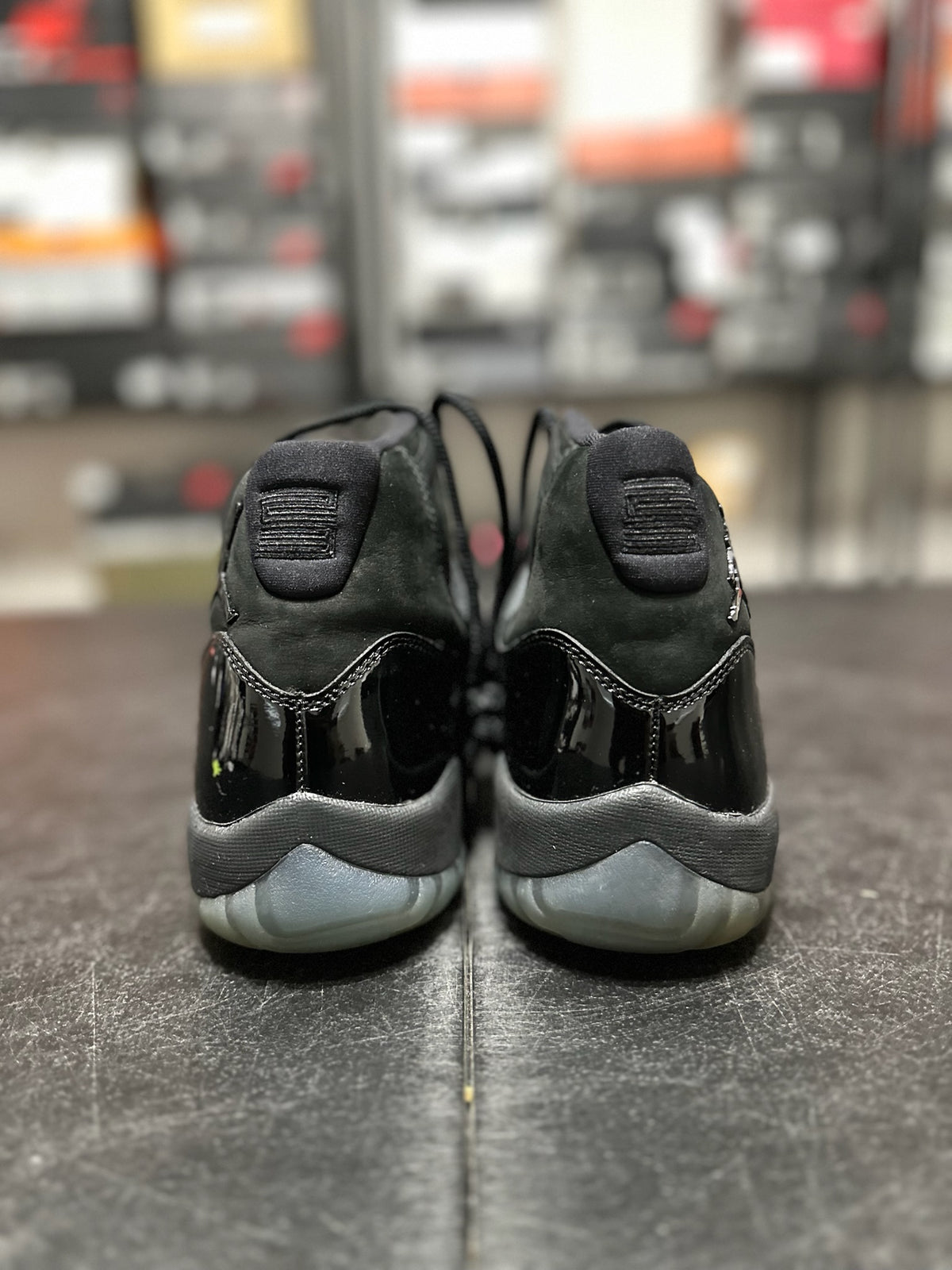 Size 10 - j11 cap and gown