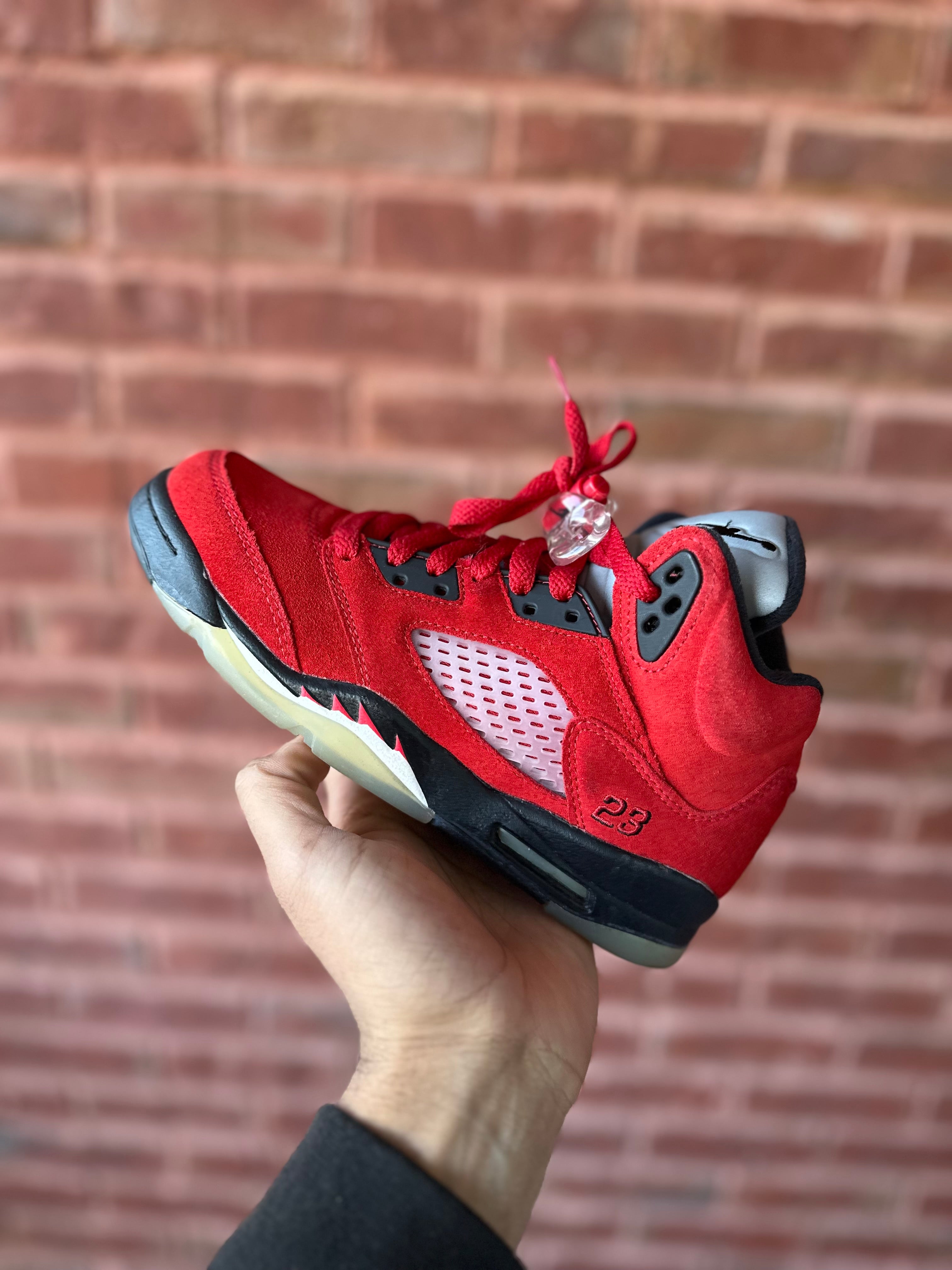 Size 4Y - J5 Raging bull