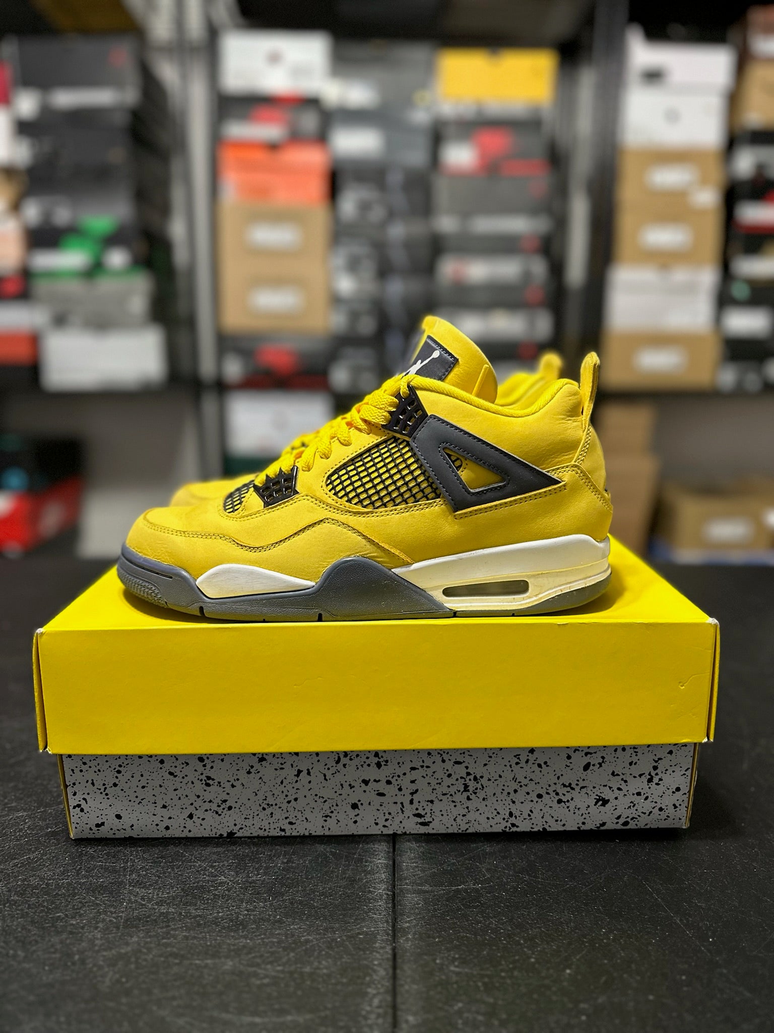 Size 10.5 - J4 Lightning