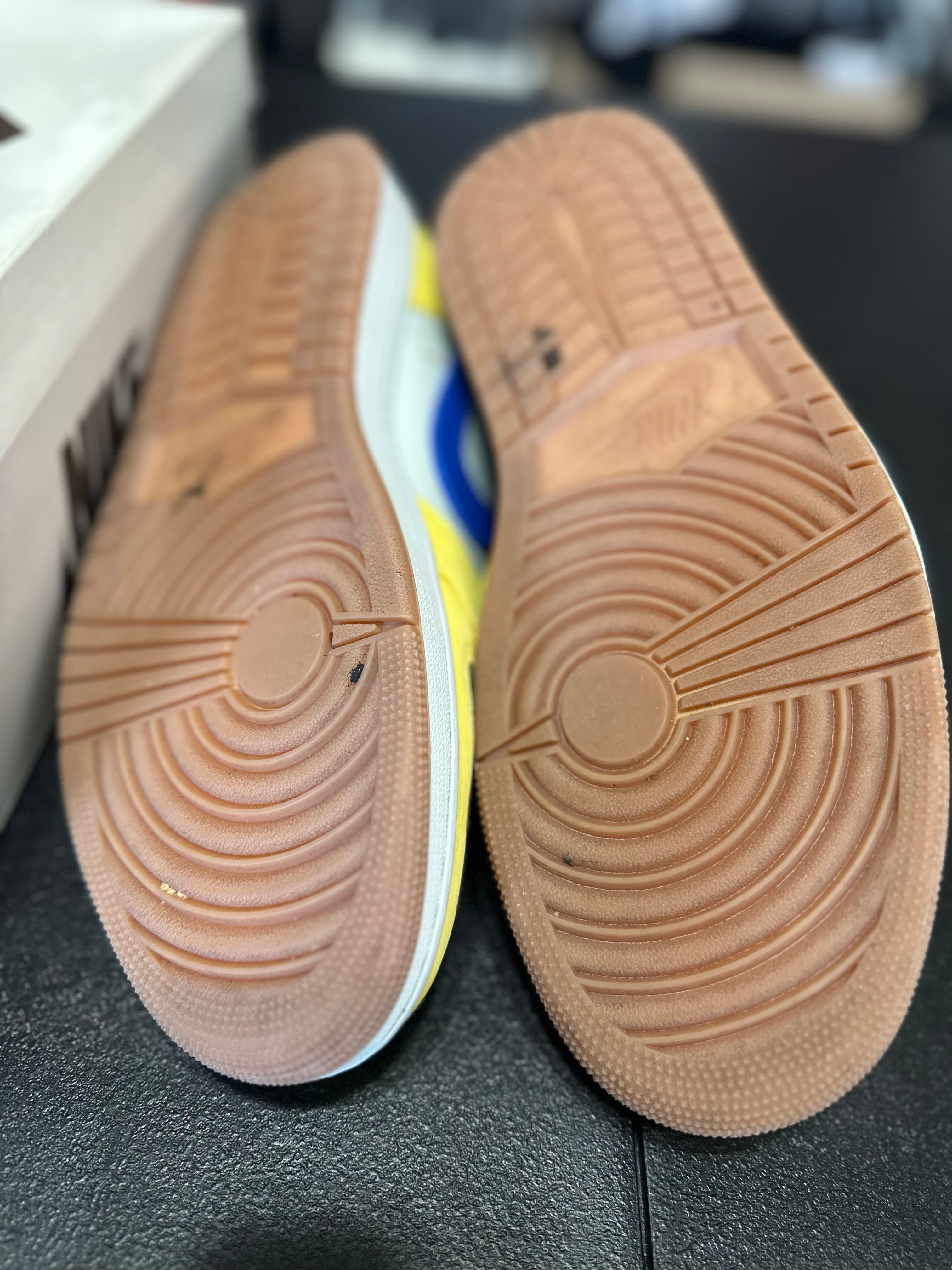 Size 11.5 - (13w) J1 low Travis canary