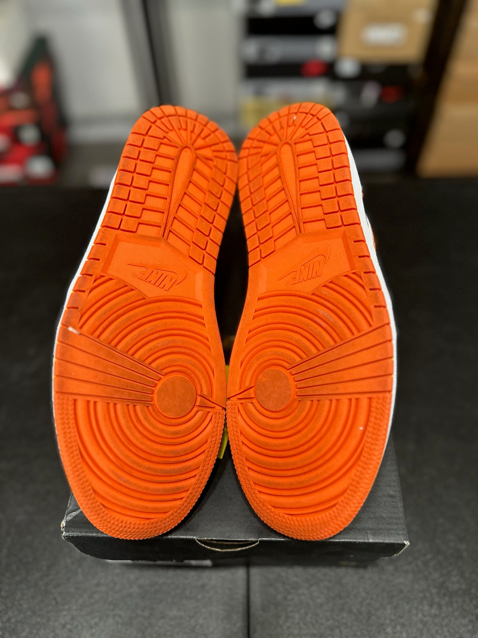 Size 10.5 - J1 Low Shattered Backboard