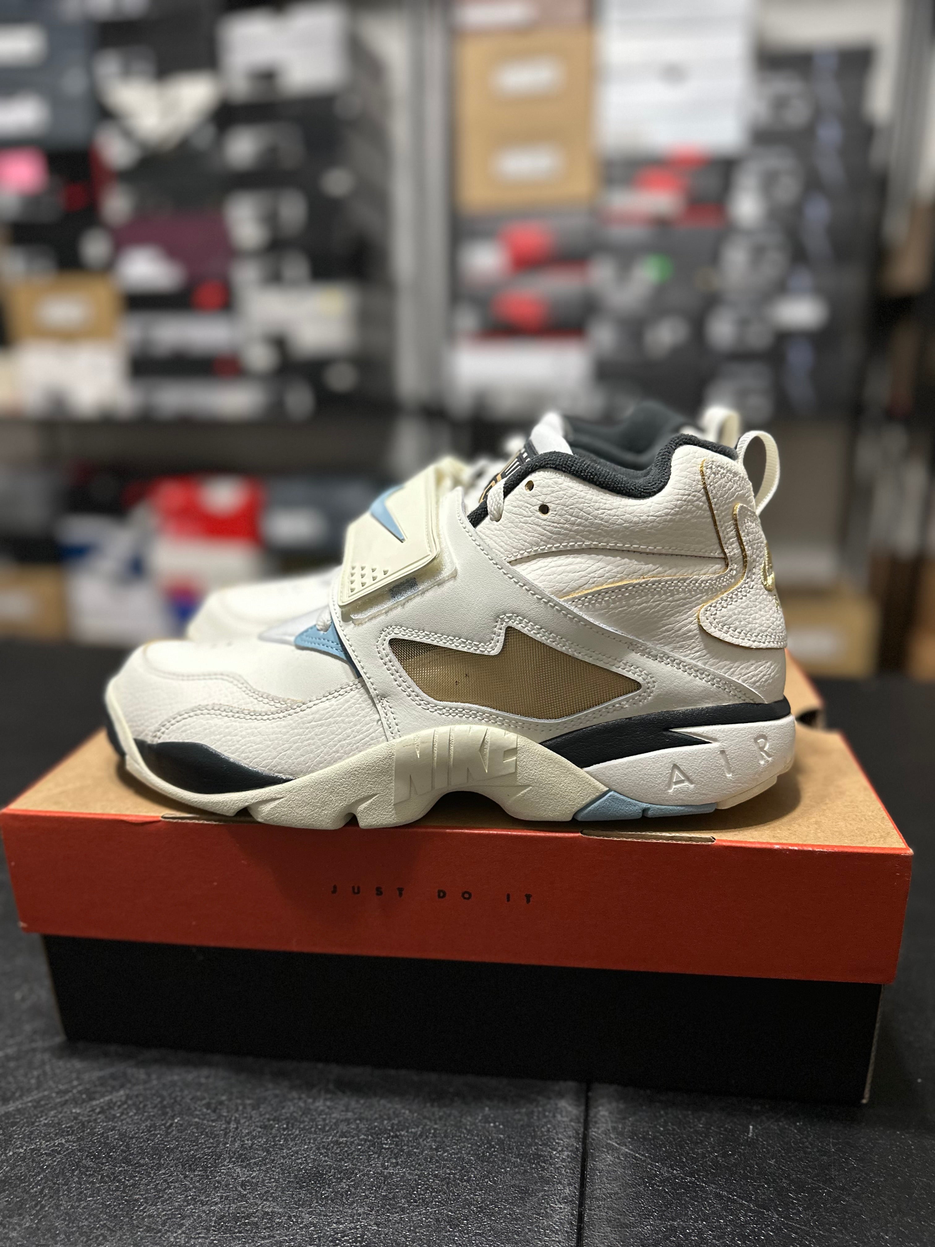 Size 11.5 - air diamond turf must be the money