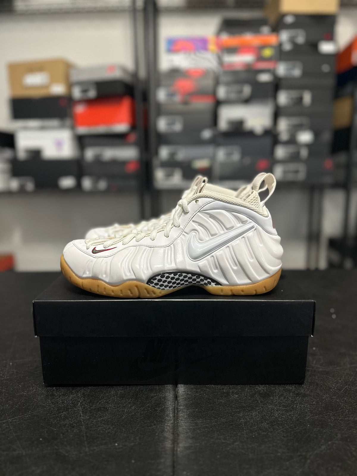 Size 8 - Foamposite Pro White Gucci