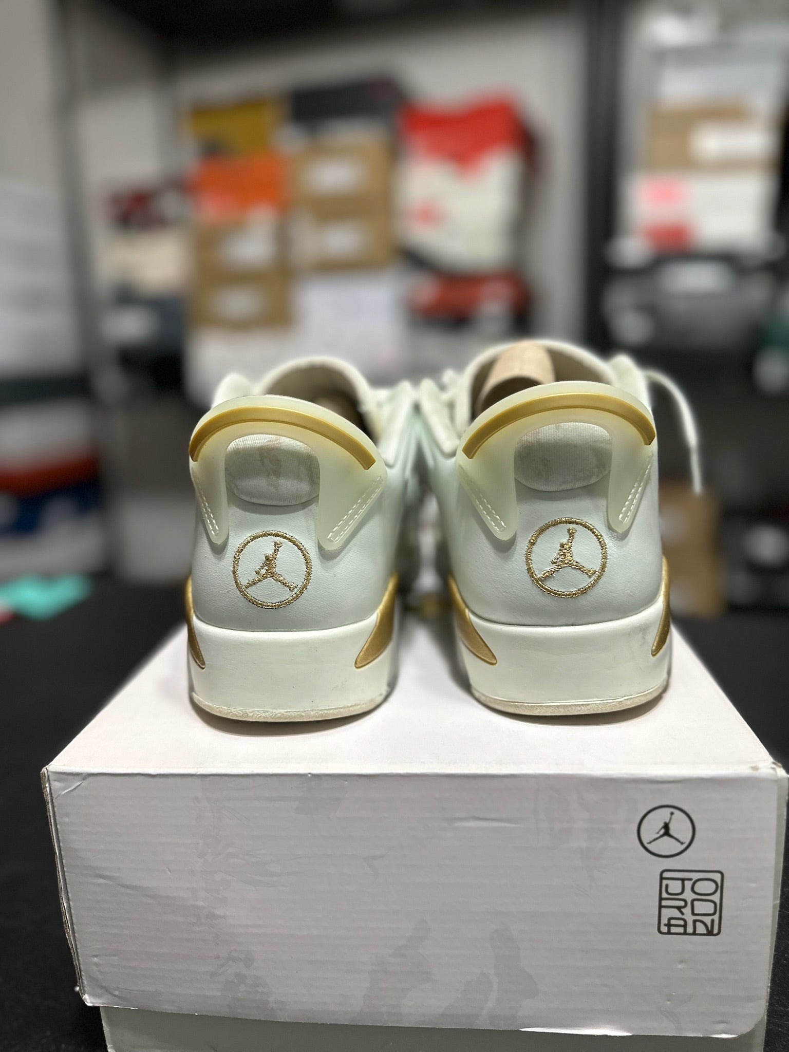 Size 10 - J6 Low Lunar New Year