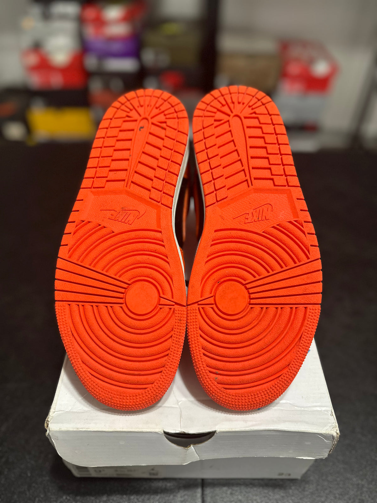 Size 8 - (9.5W) J1 mid se rush orange crimson bliss