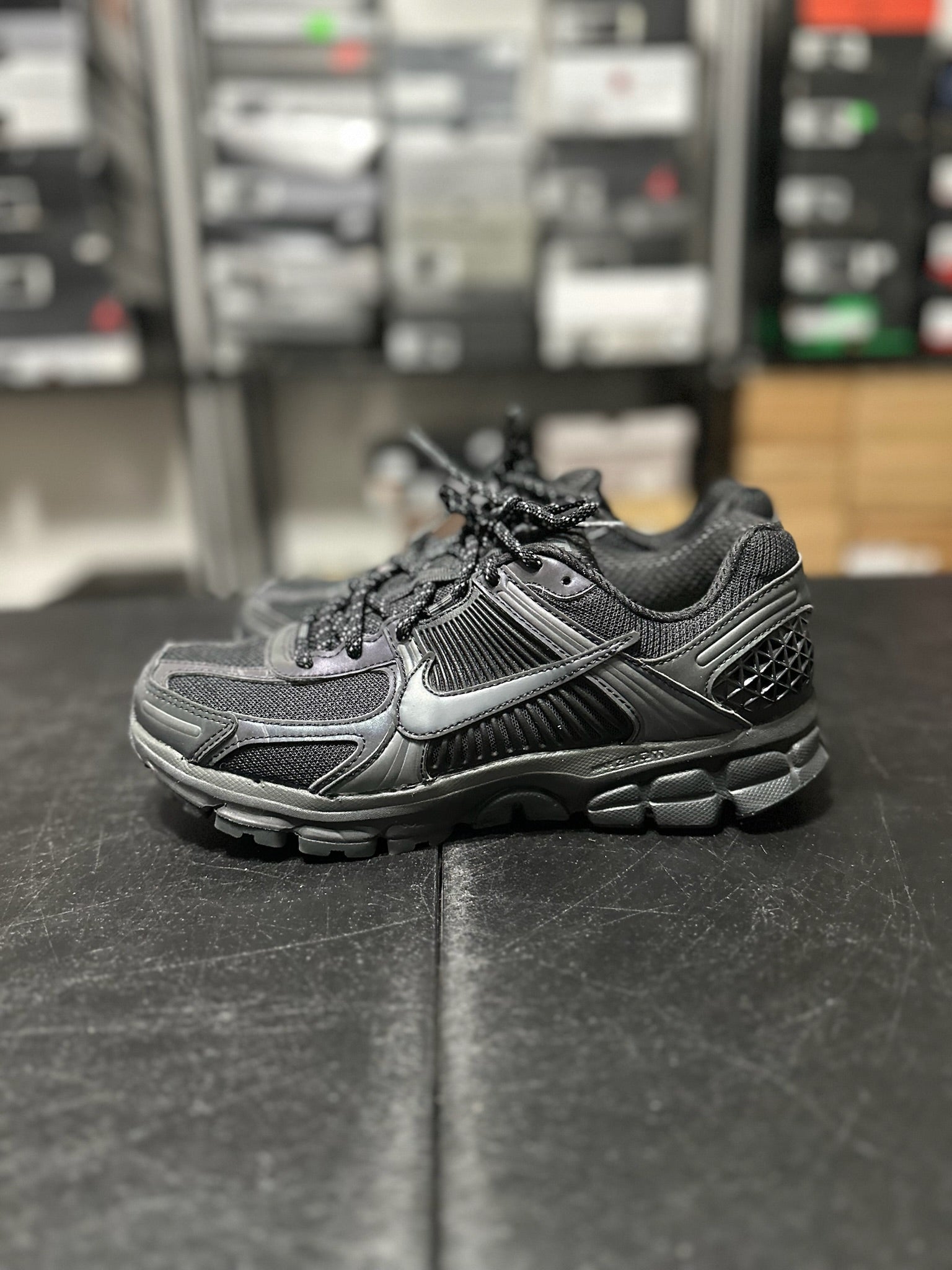 Size 7.5 - Zoom Vomero 5 Black Reflective