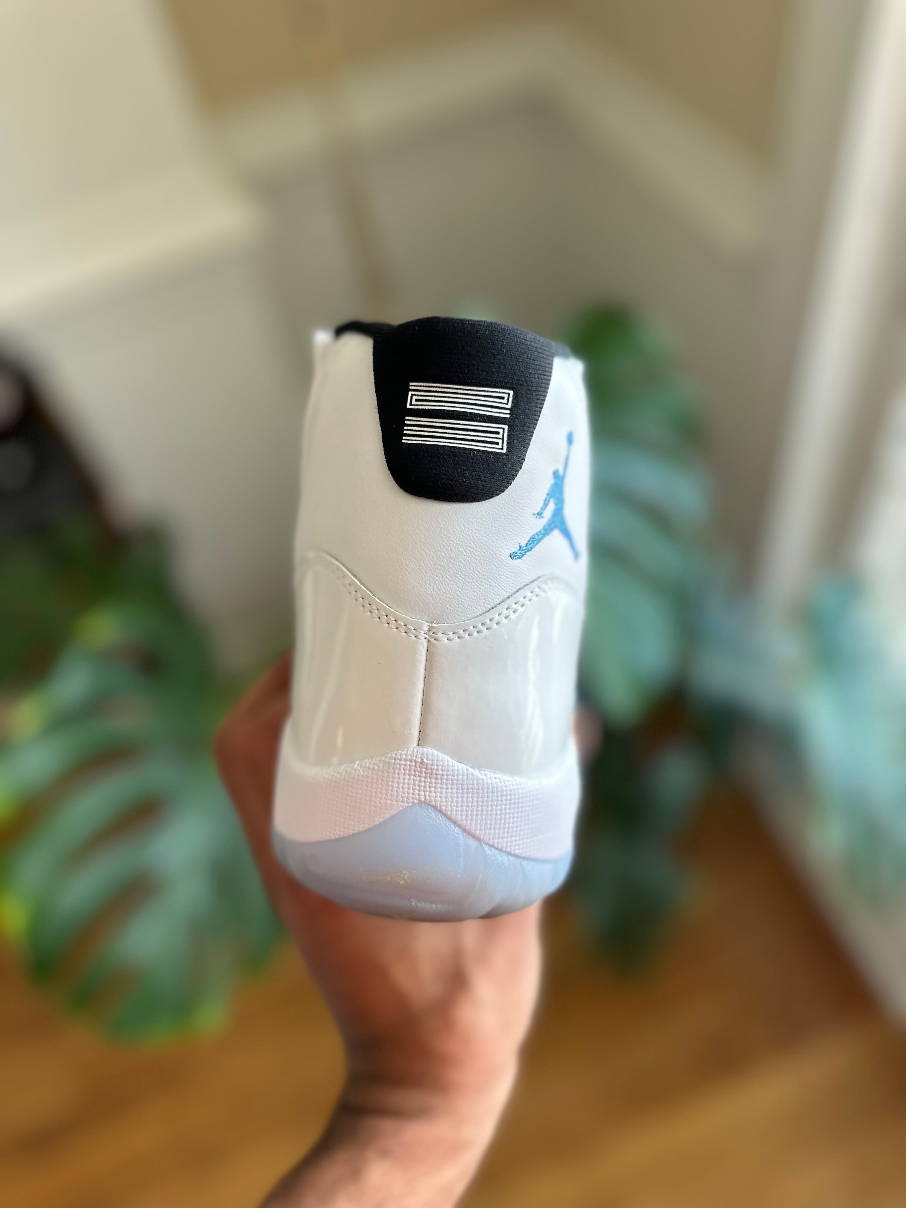 Size 10 - J11 legend blue
