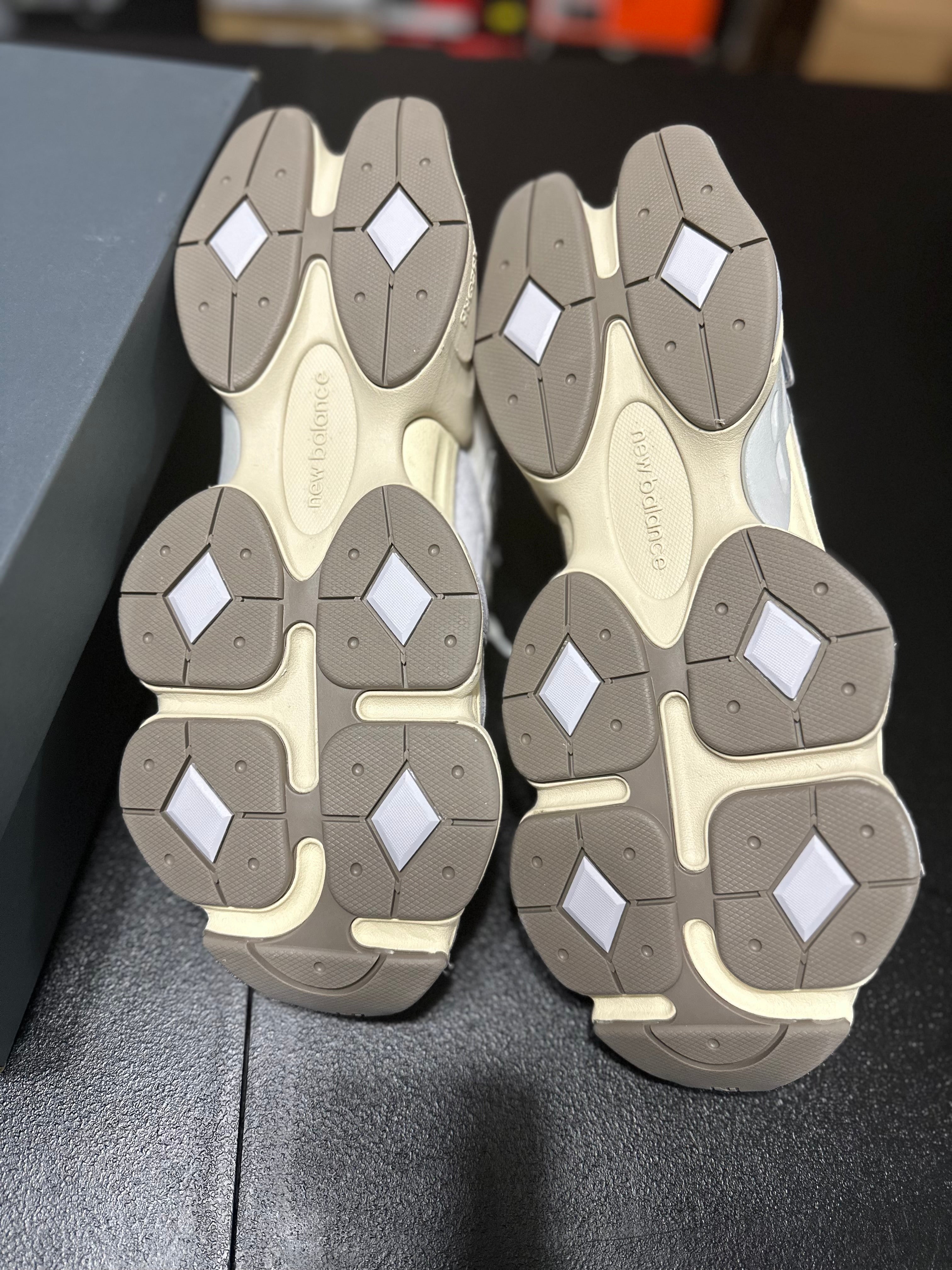 Size 12 - NB 9060 DS
