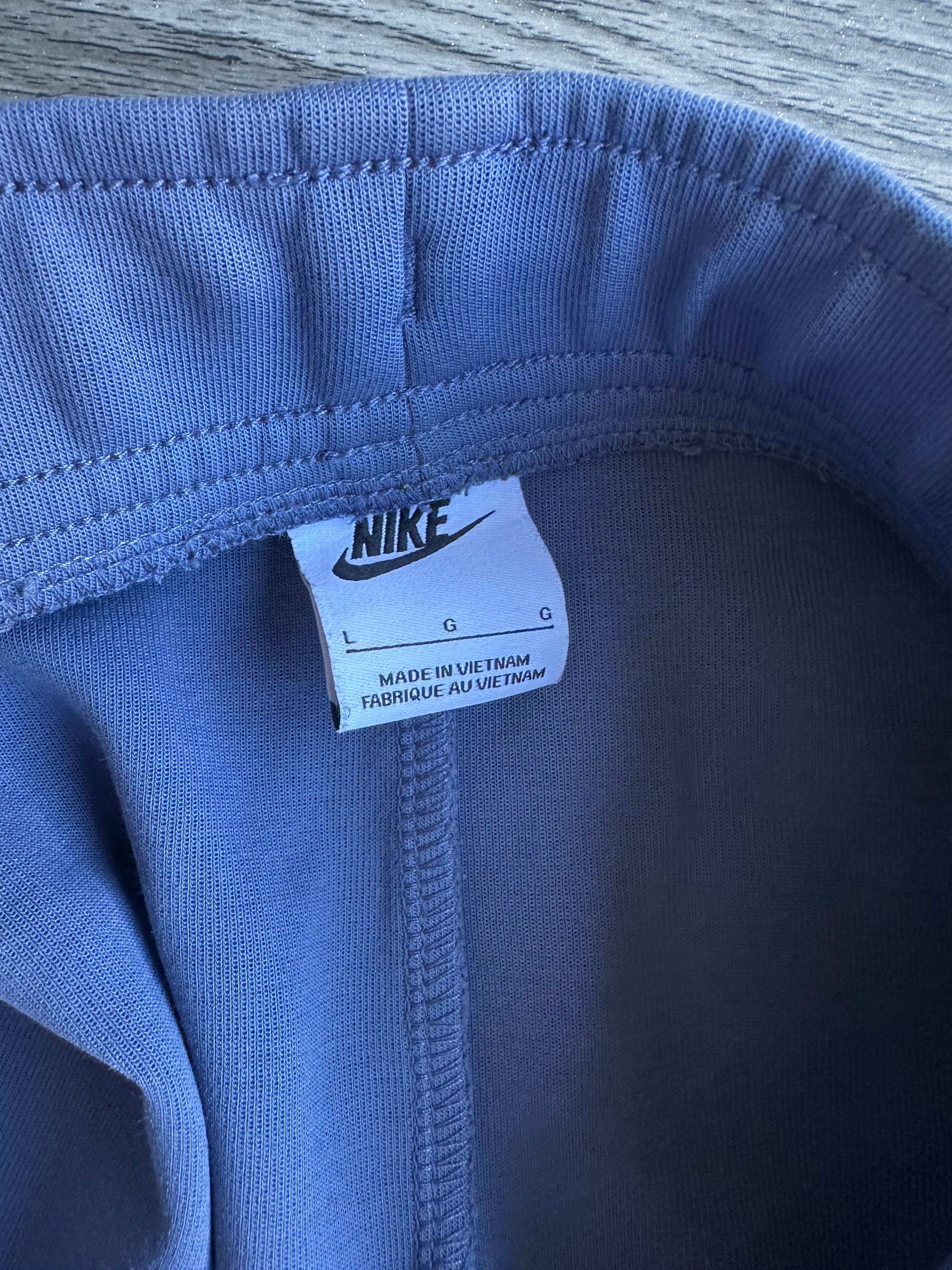 Size L - blue tech fleece pants