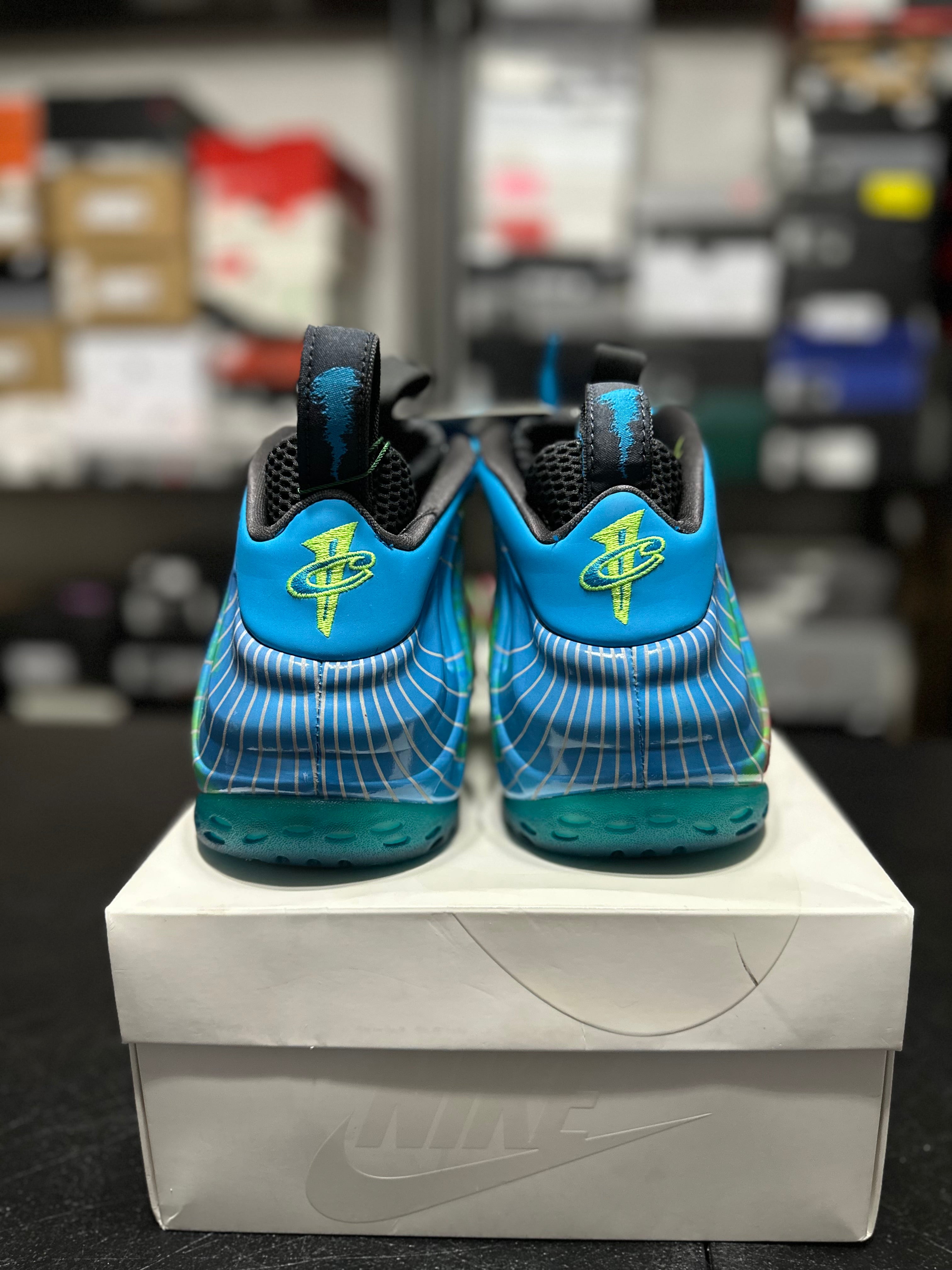 Size 13 - Foamposite weatherman DS