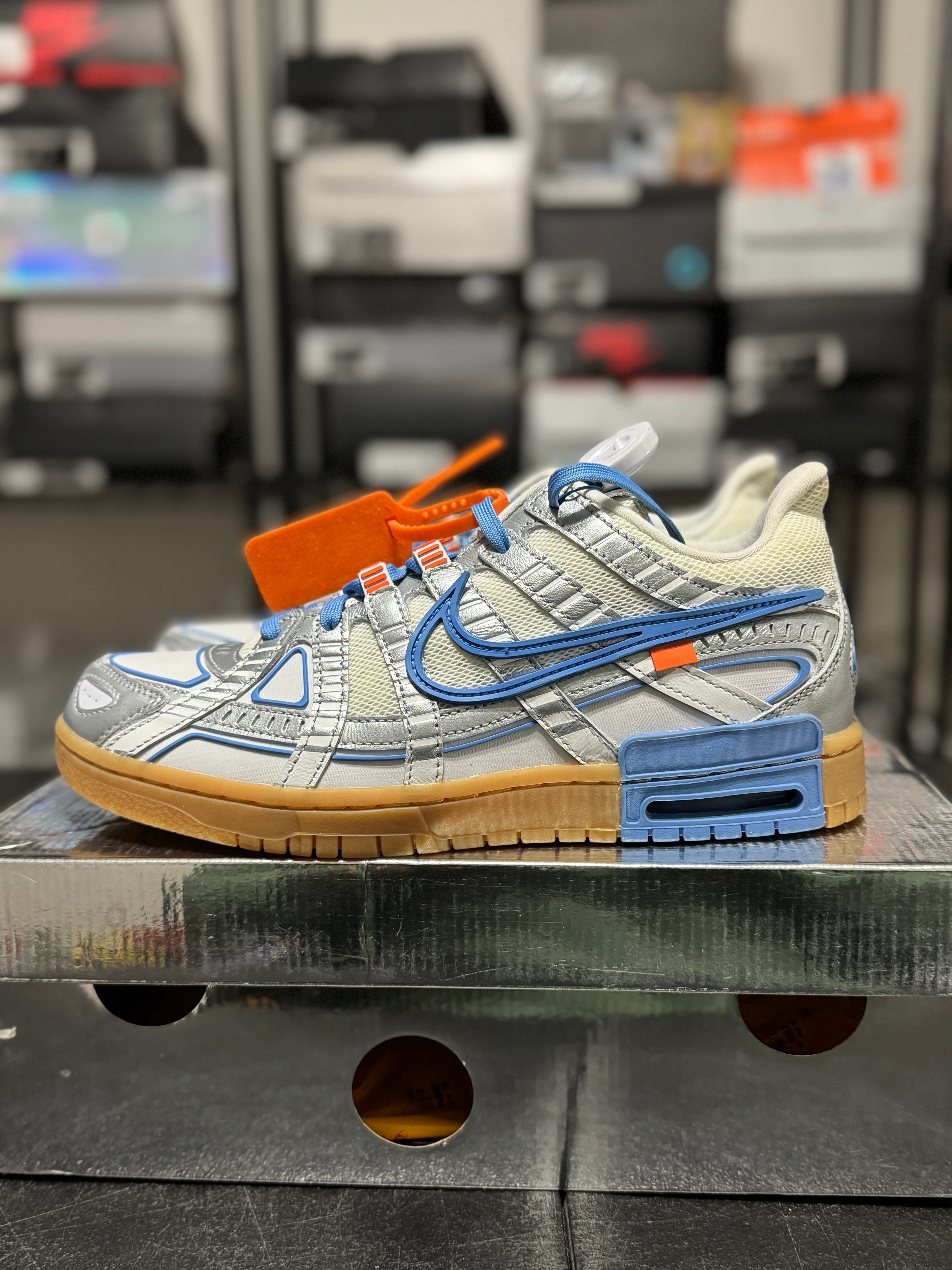 Size 9 - Off white rubber dunk university blue