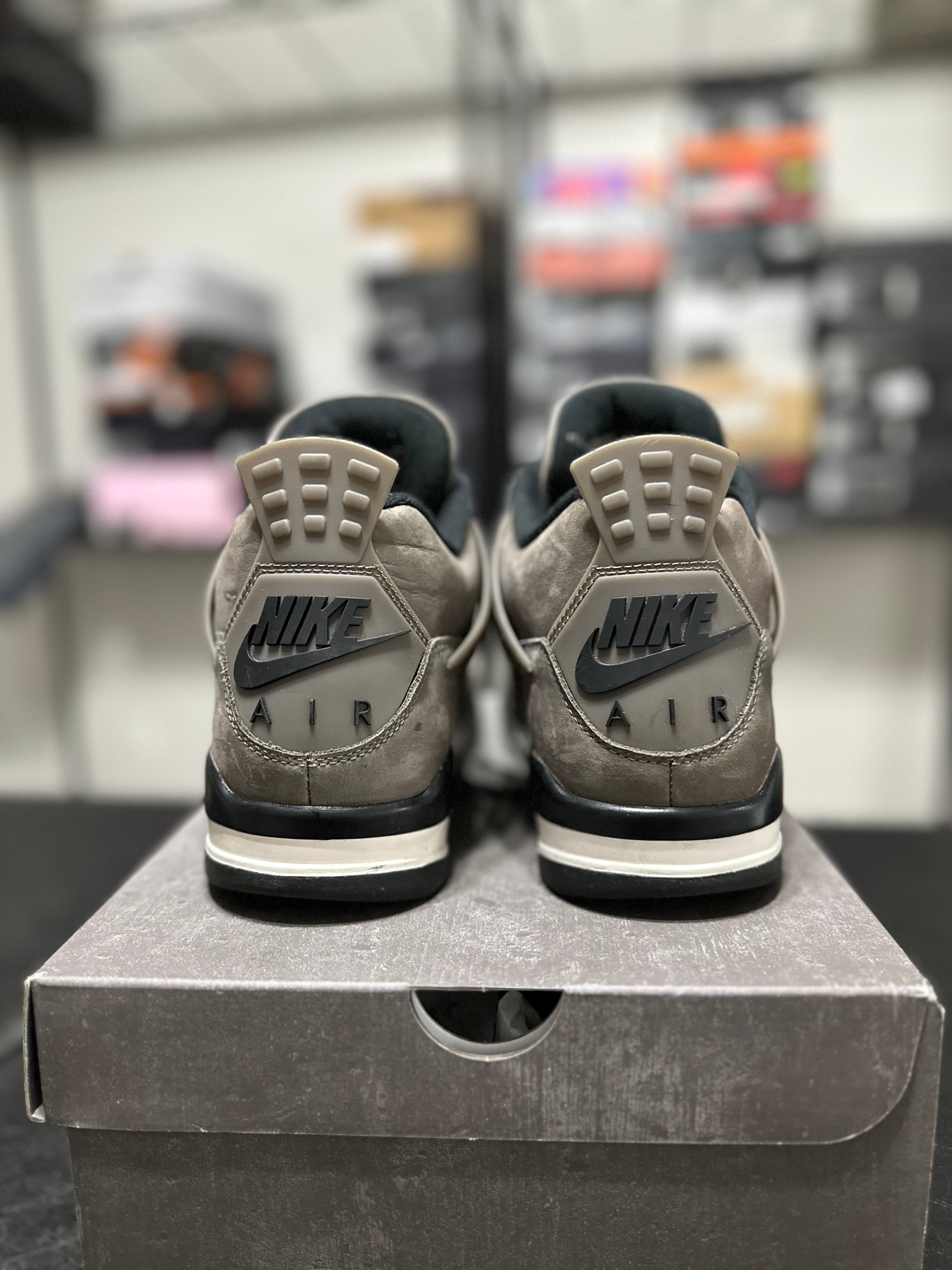 Size 9 - J4 cave stone