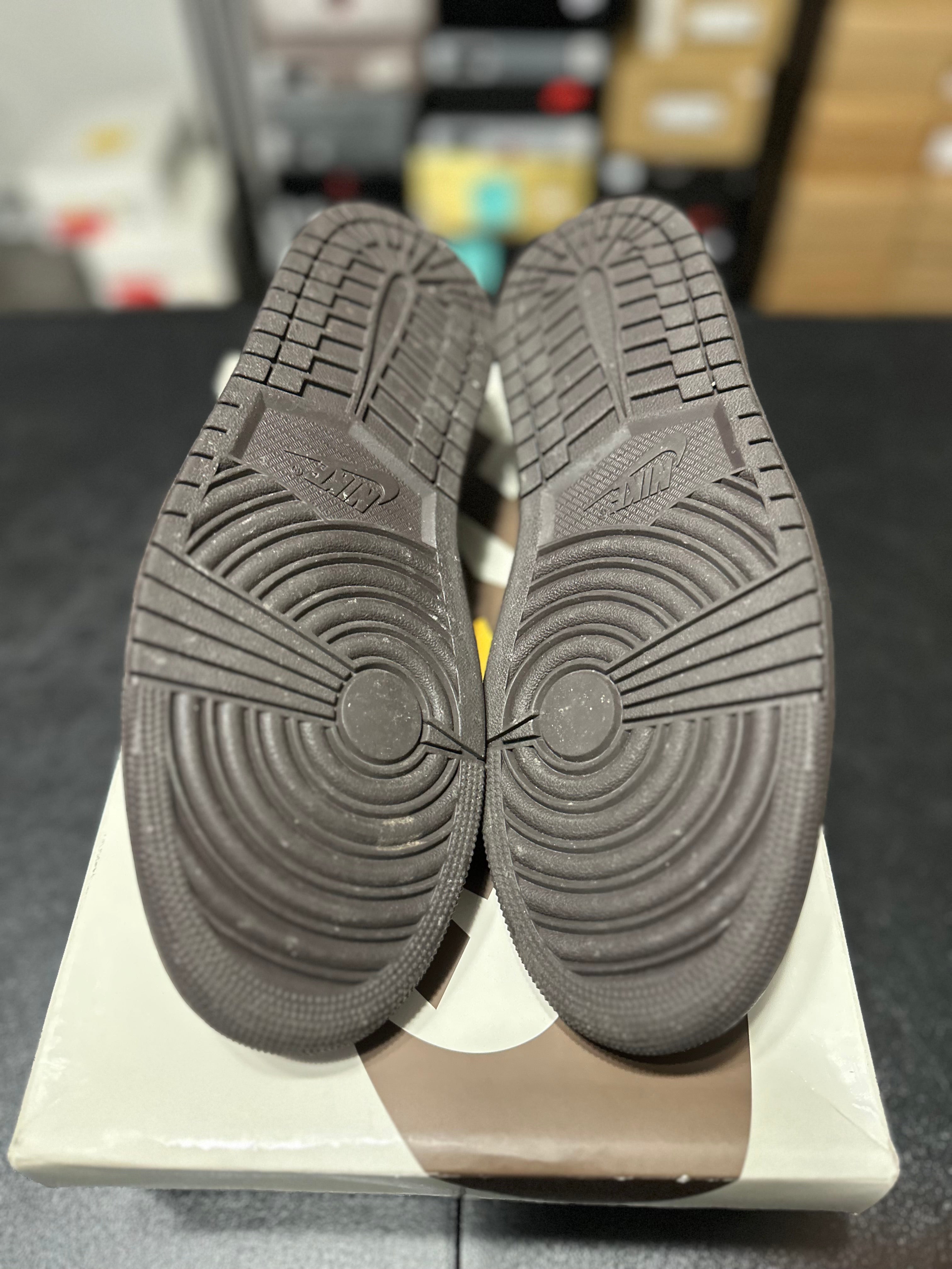 Size 10.5 - J1 low Travis velvet