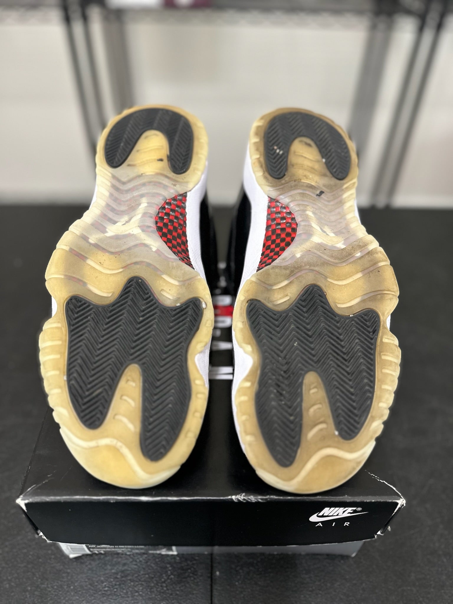 Size 11 - J11 Low 72-10