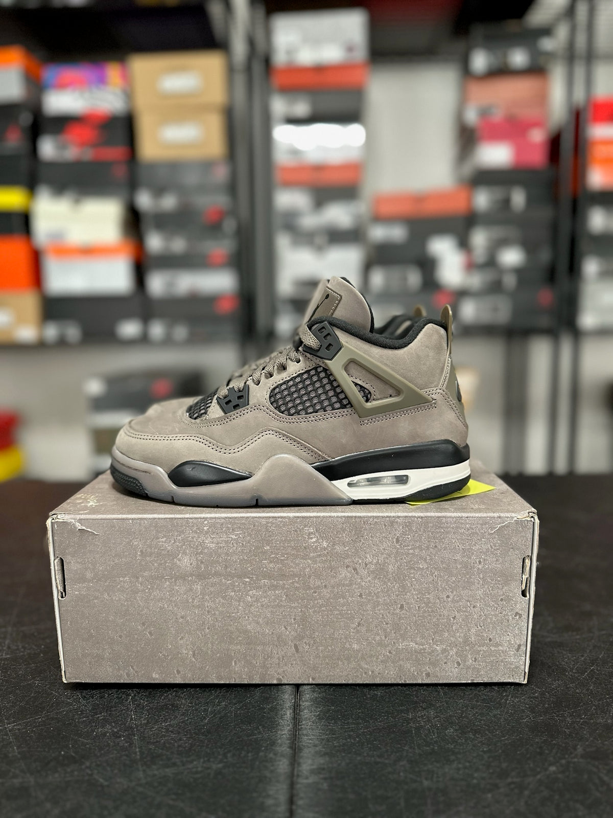 Size 6.5Y - J4 Cave Stone