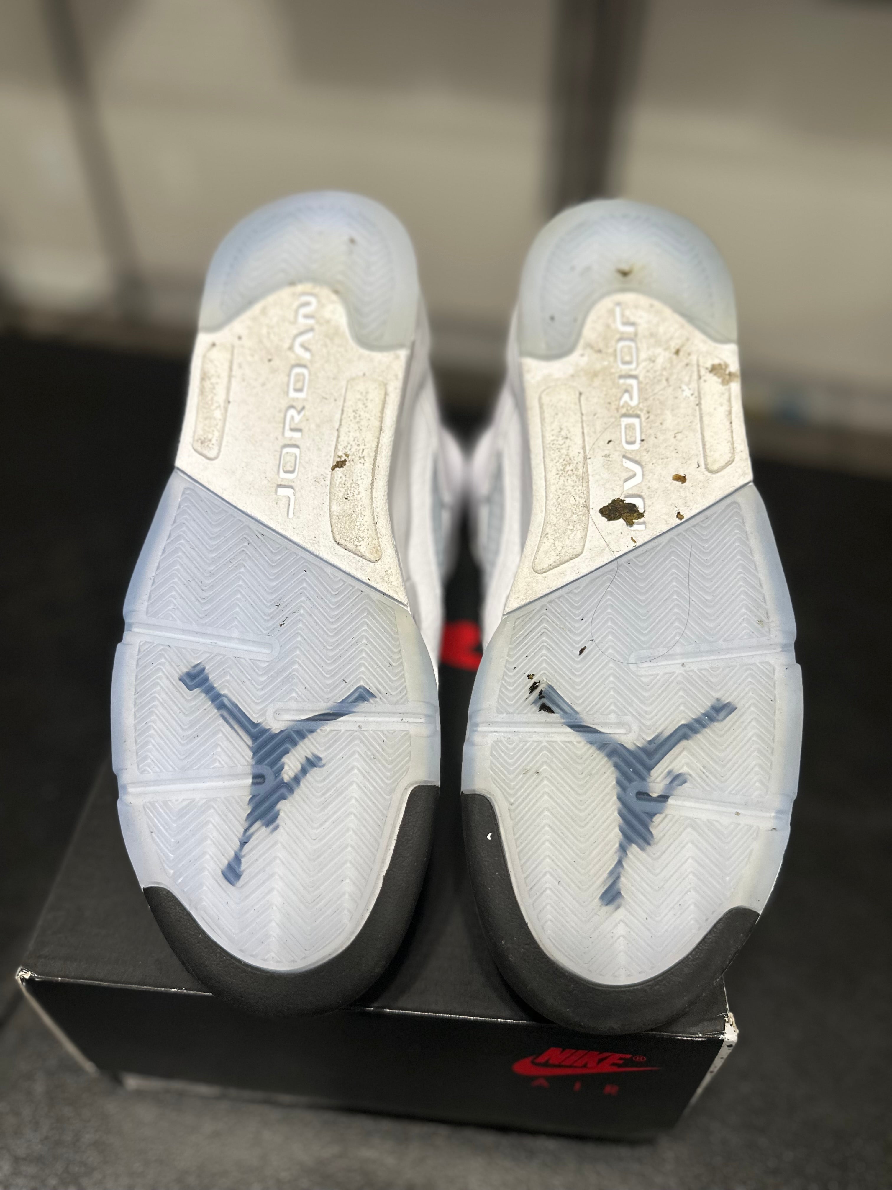 Size 7y - J5 white metallic