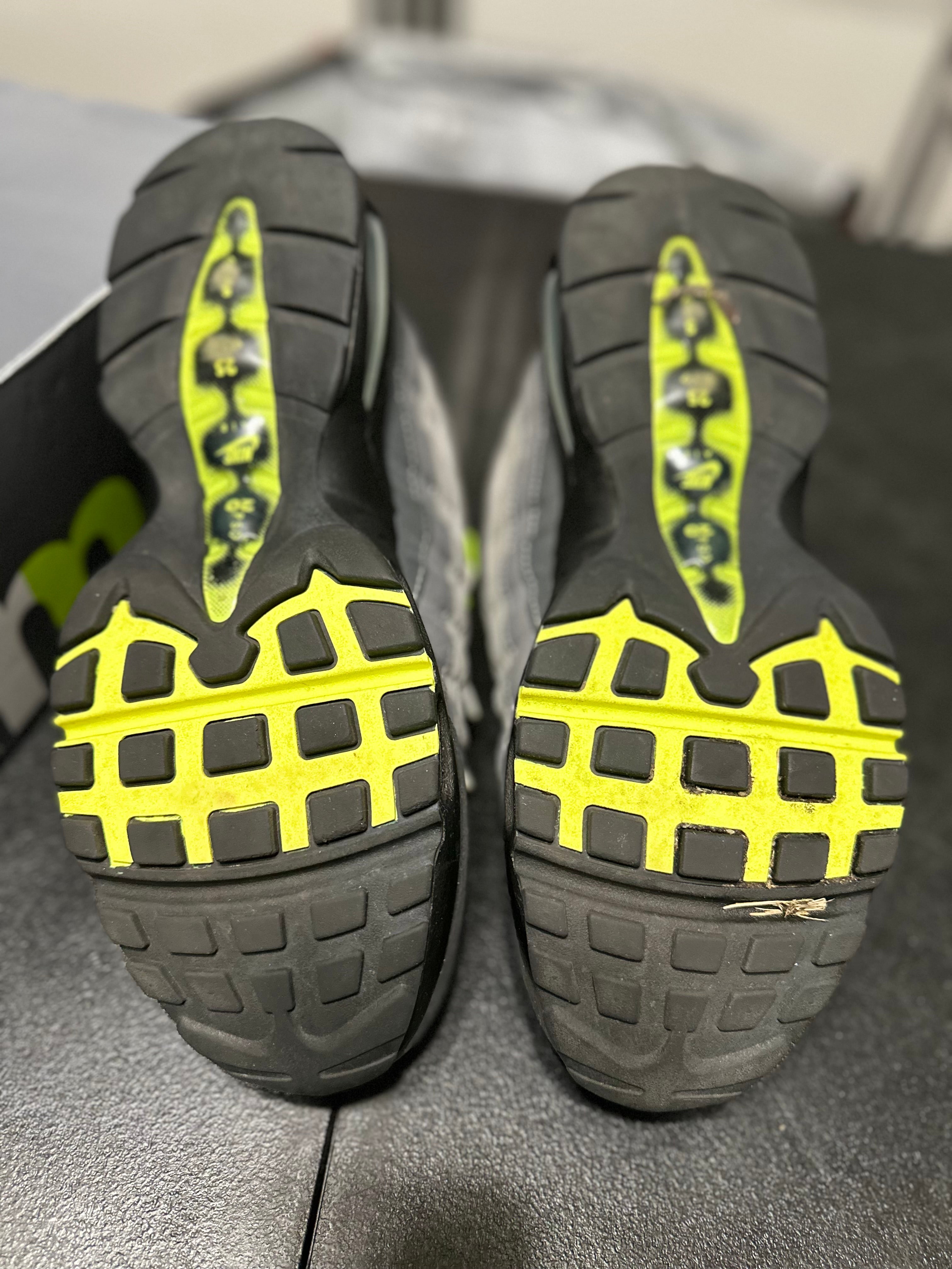 Size 9.5 - air max 95 neon