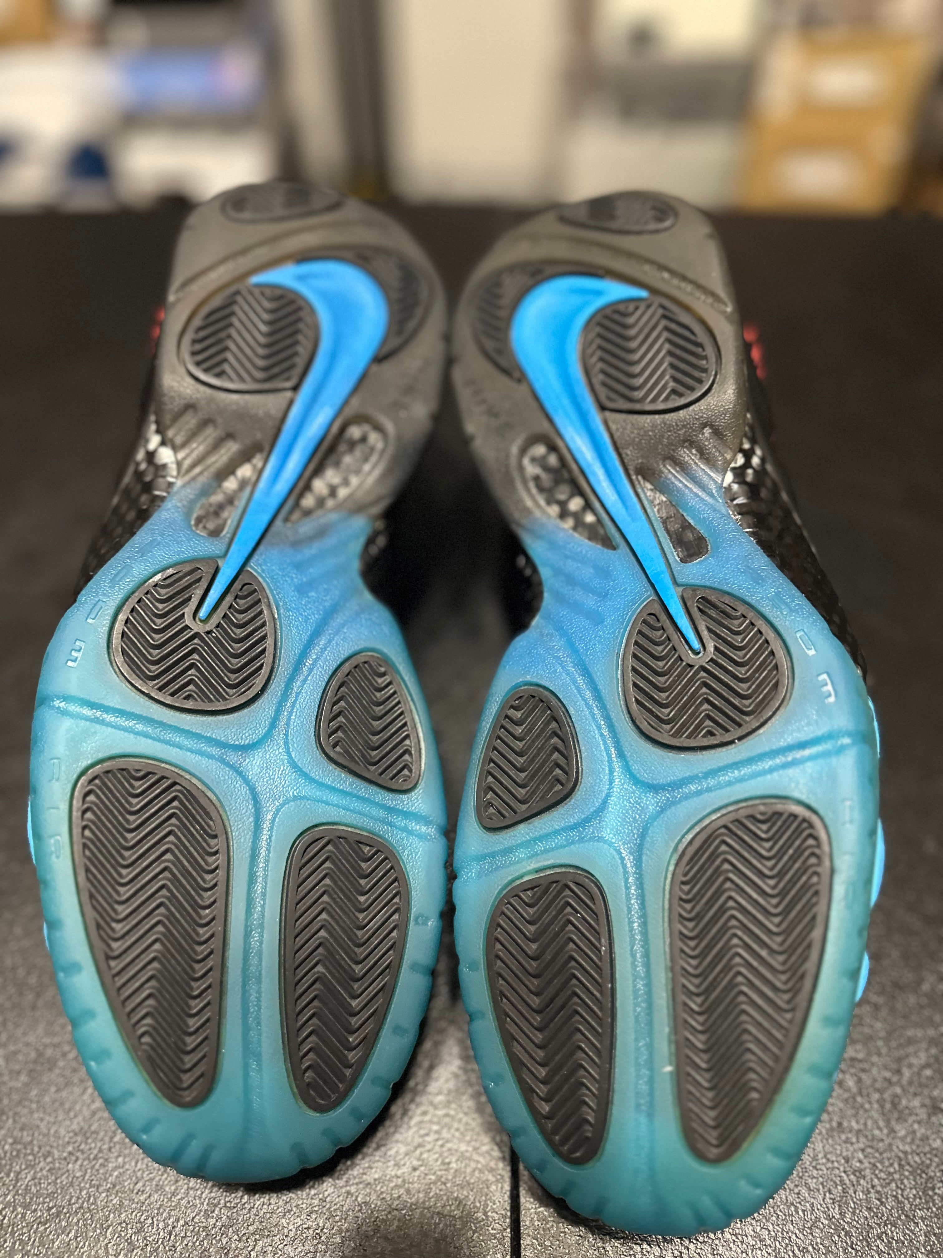 Size 11 - Foamposite pro Spider-Man