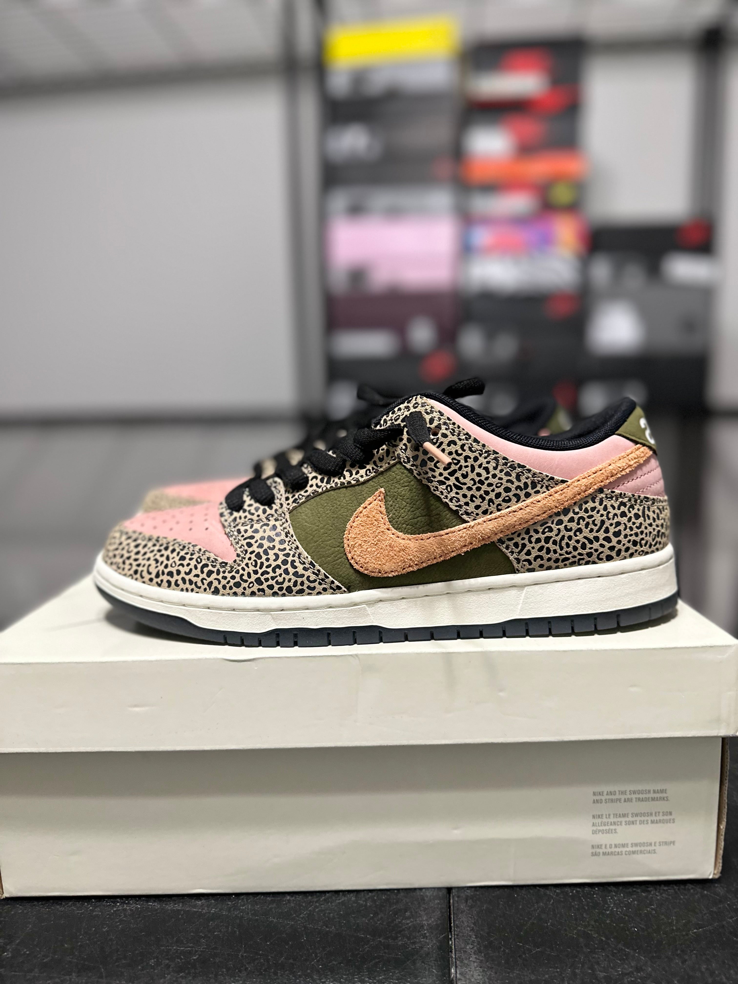 Size 9.5 - Sb dunk low arts and rec limestone