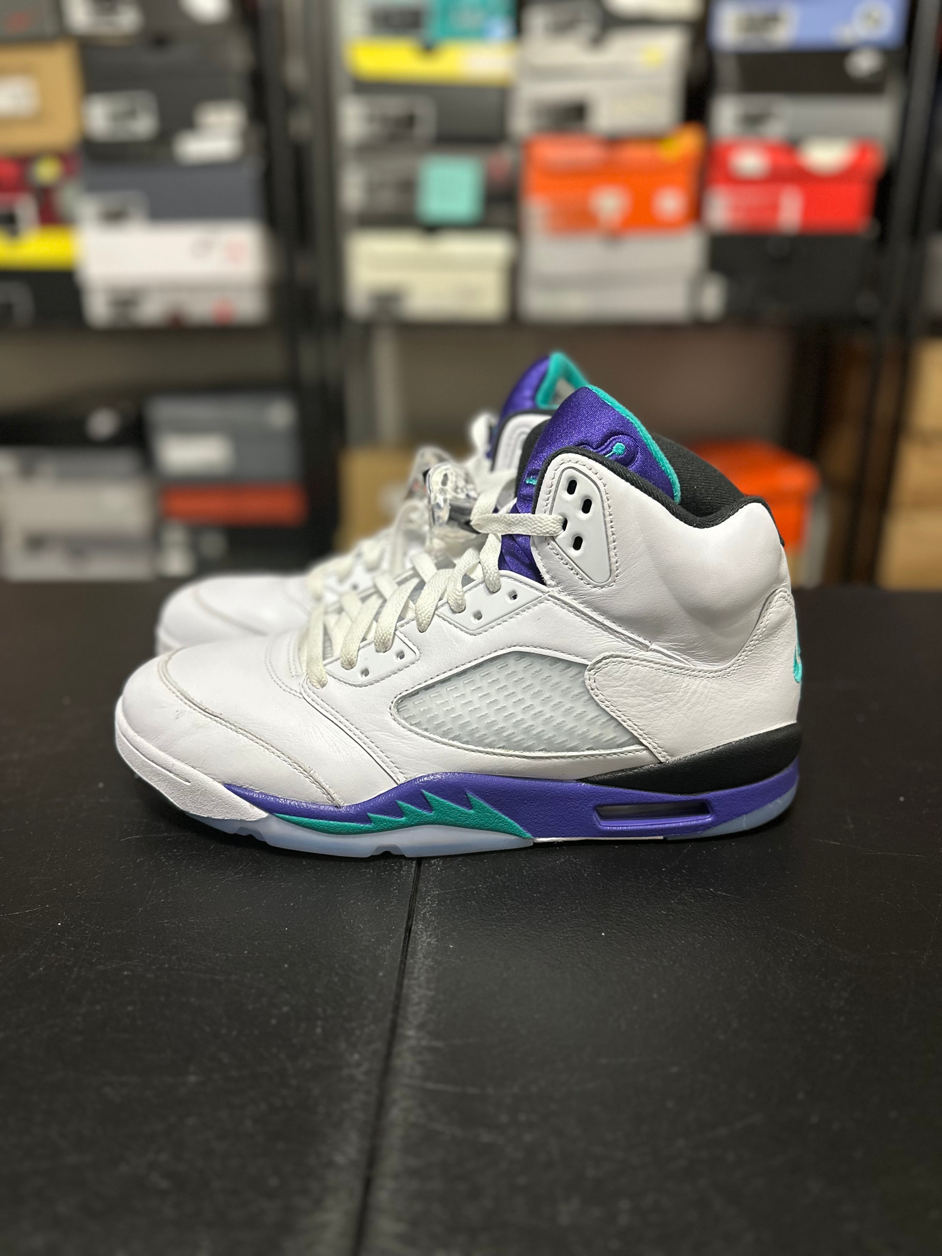 Size 12 - J5 white grape