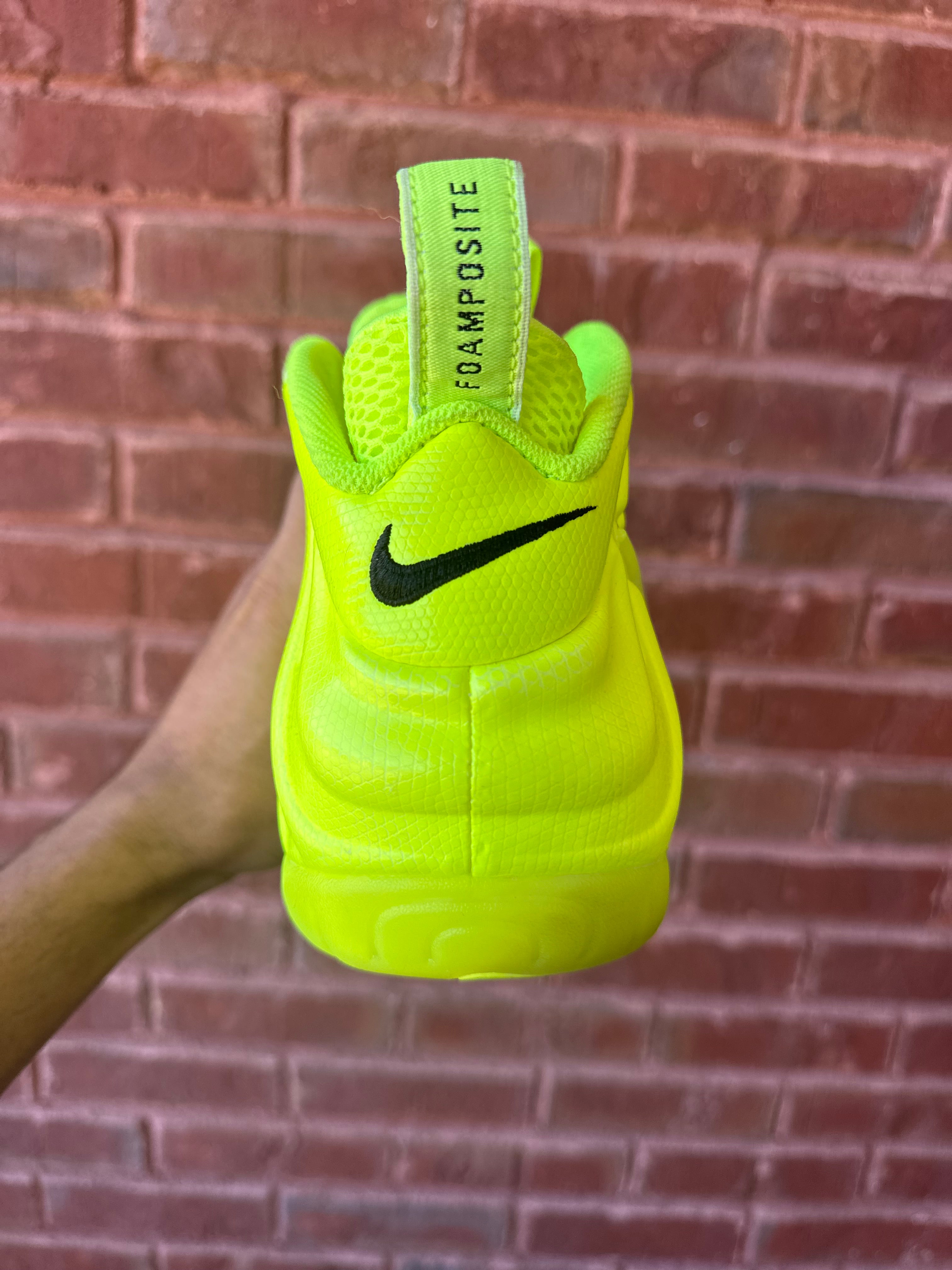 Size 9 - air foamposite pro volt