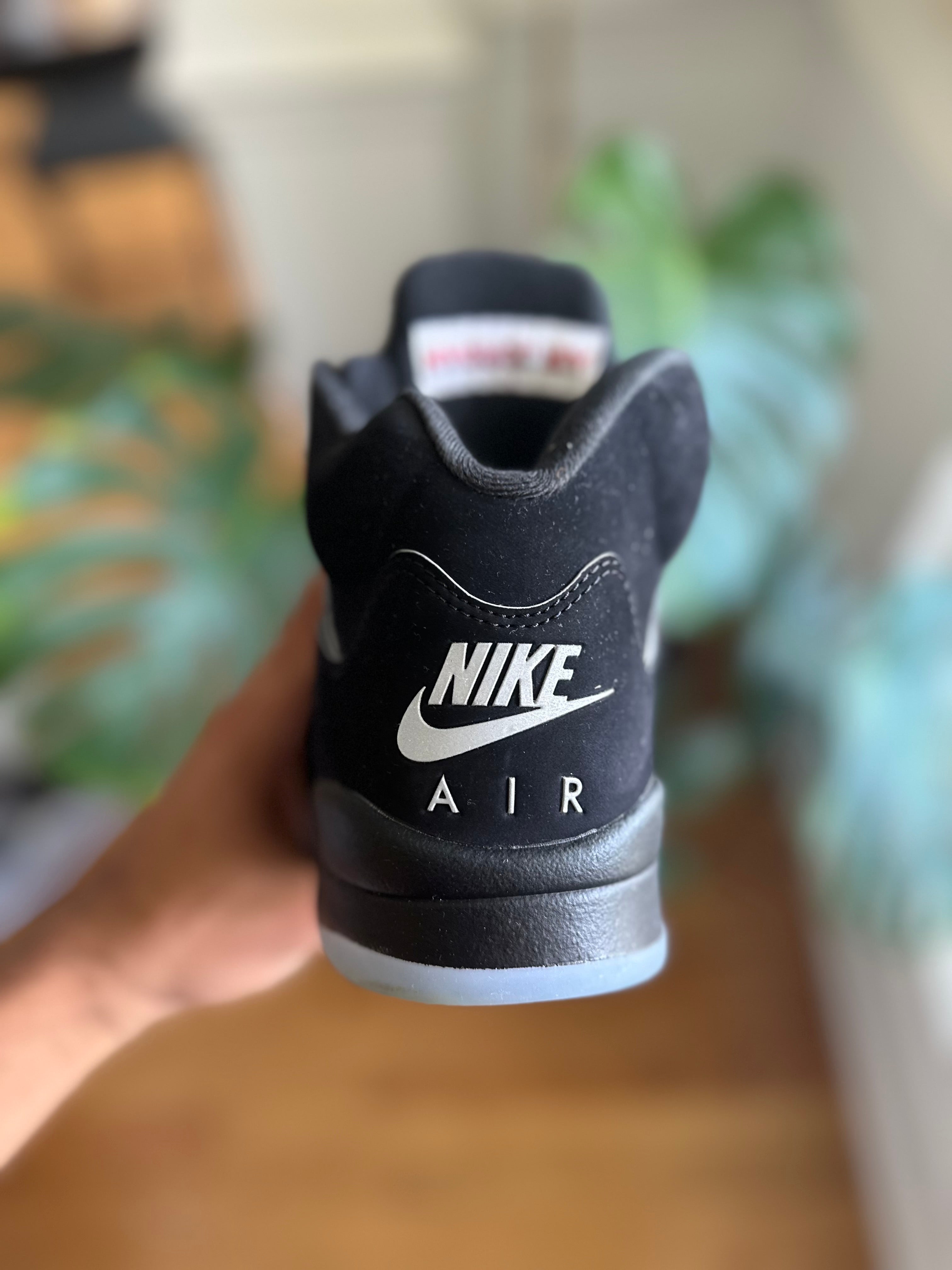 Size 8 - J5 black metallic 2025
