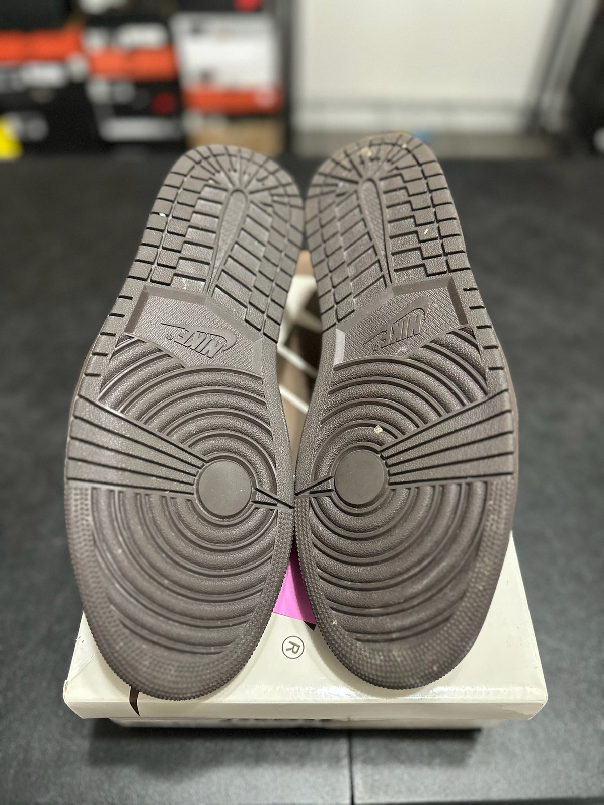 Size 12 - j1 low Travis Scott velvet brown