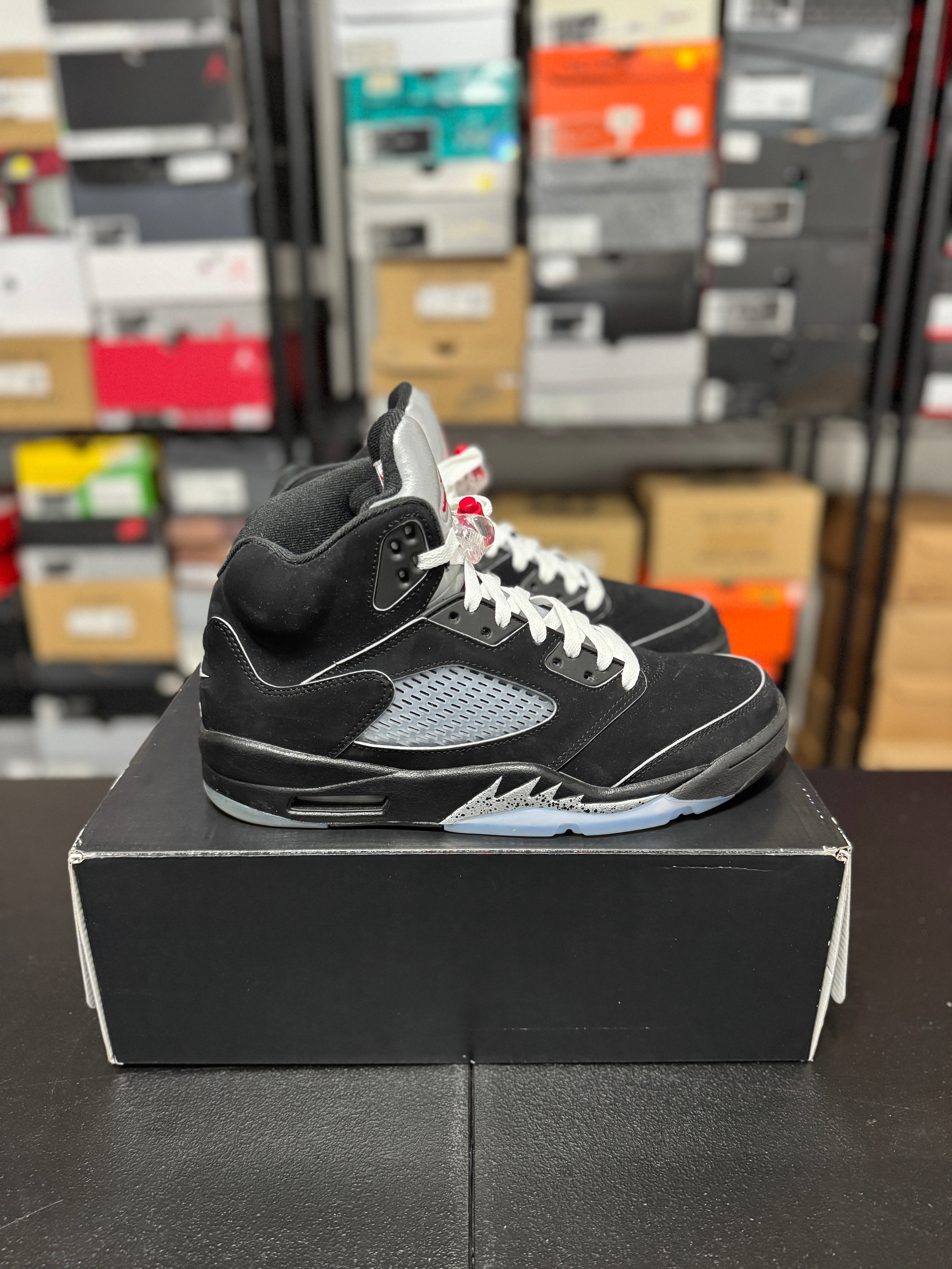 Size 10 - J5 black metallic 2025