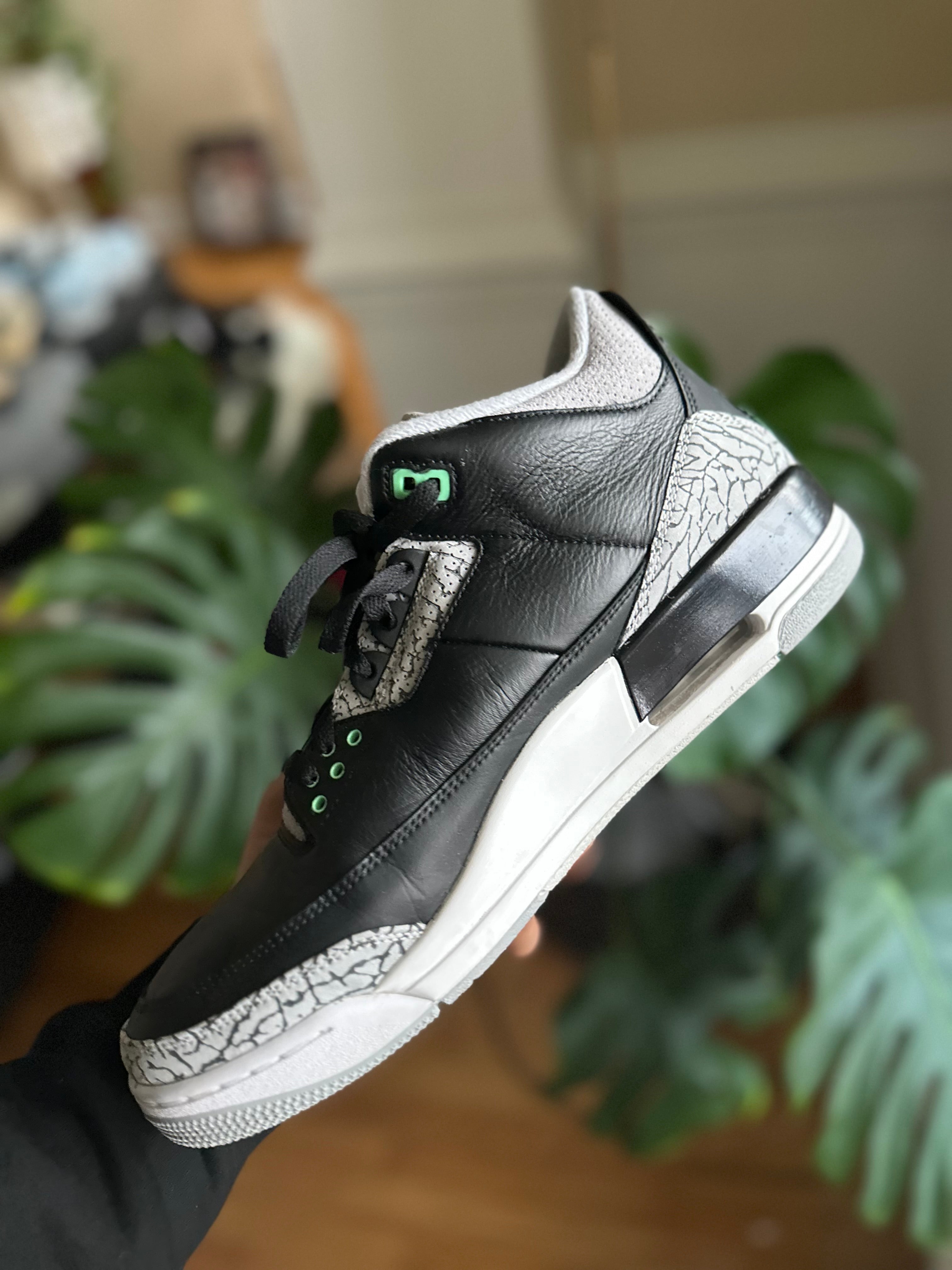 Size 12 - J3 green glow