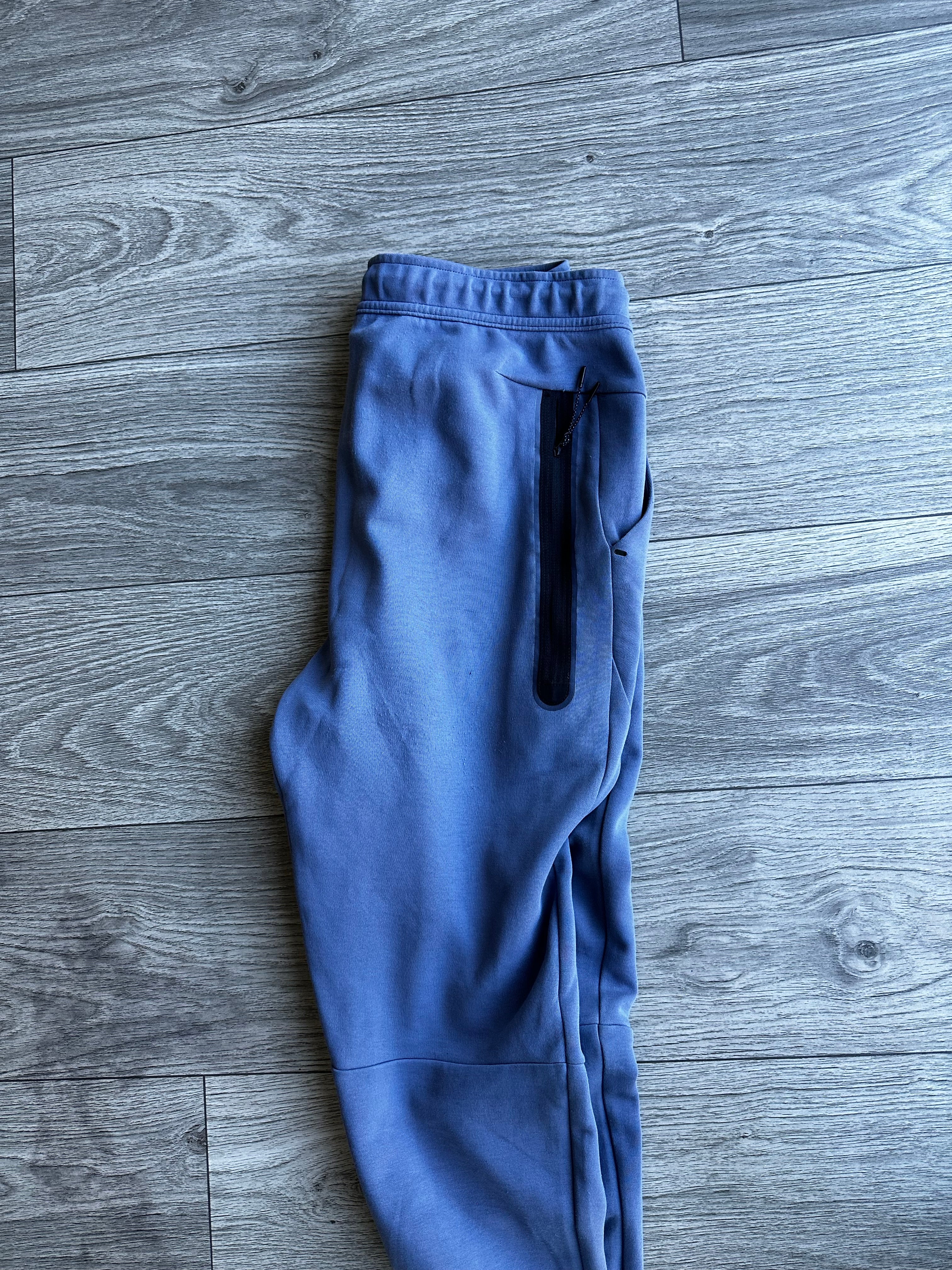 Size L - blue tech fleece pants