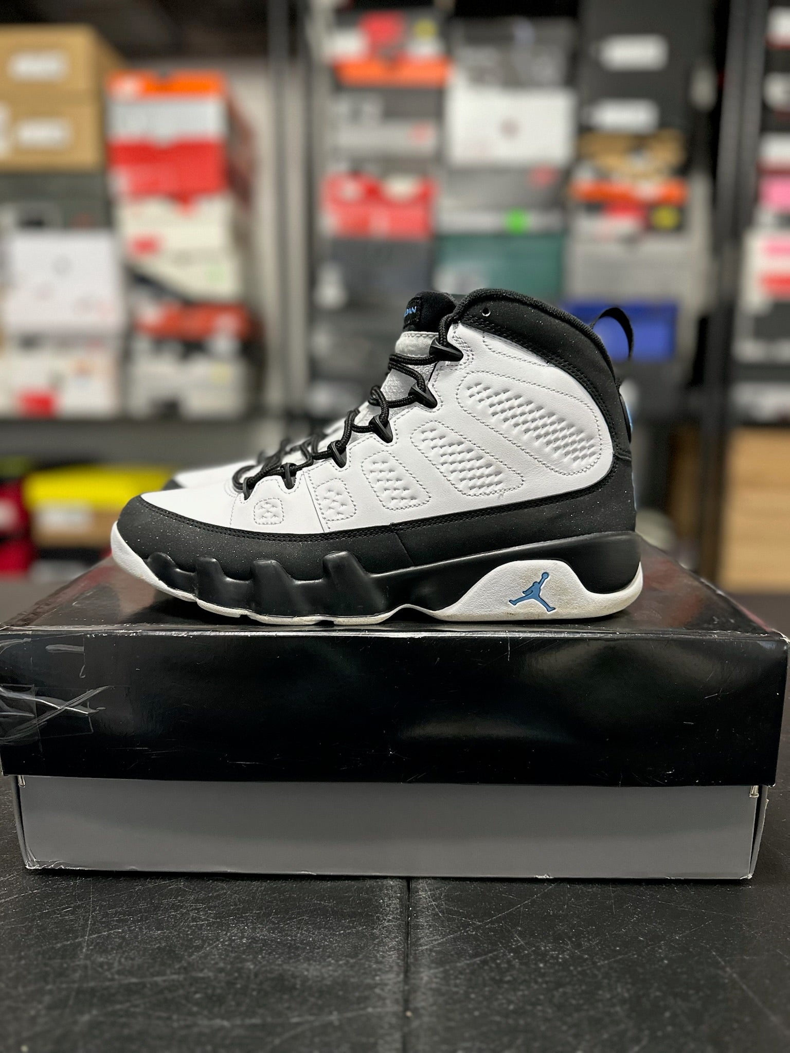 Size 8.5 - J9 University Blue