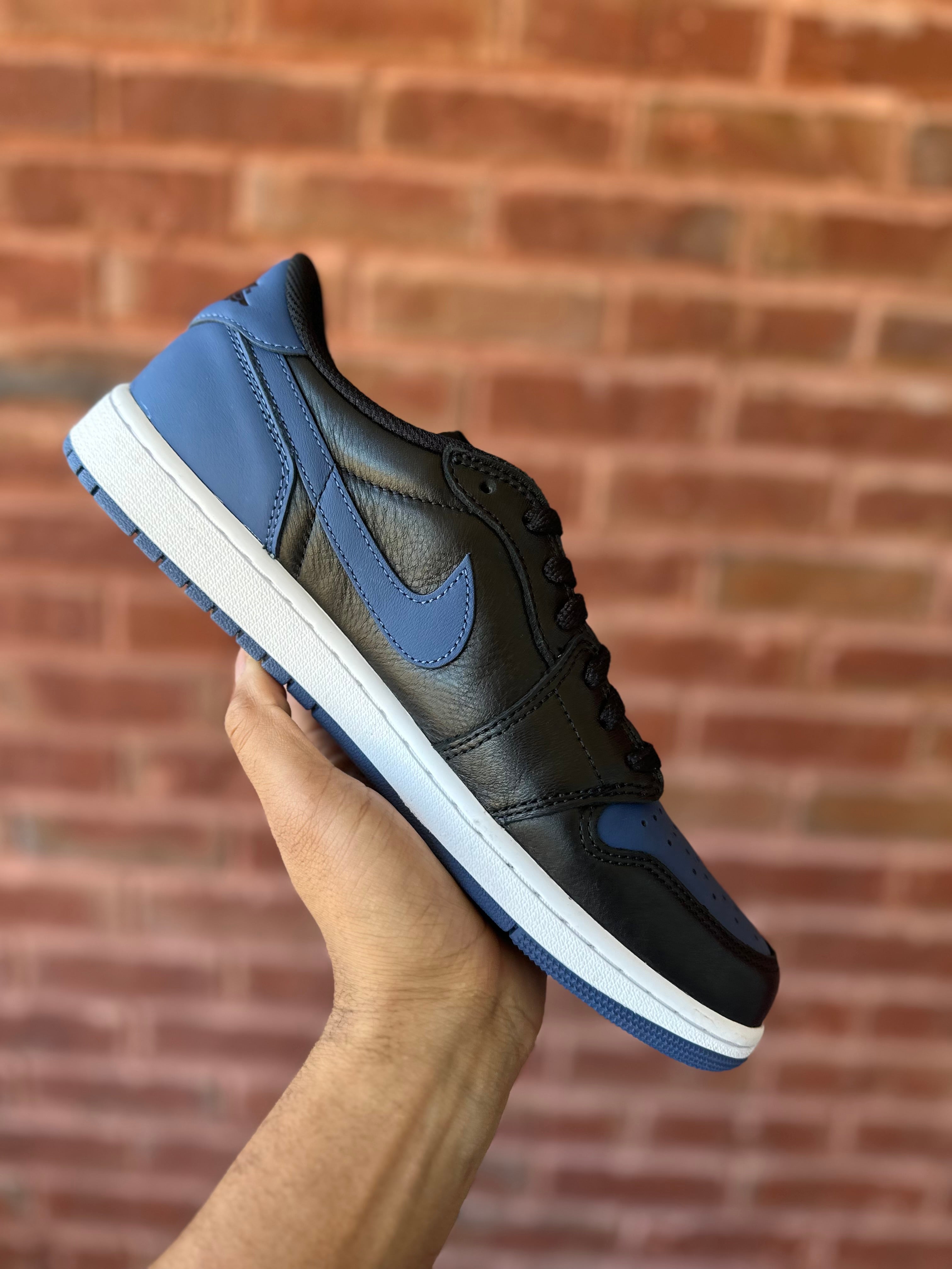 Size 10.5 - J1 low mystic navy