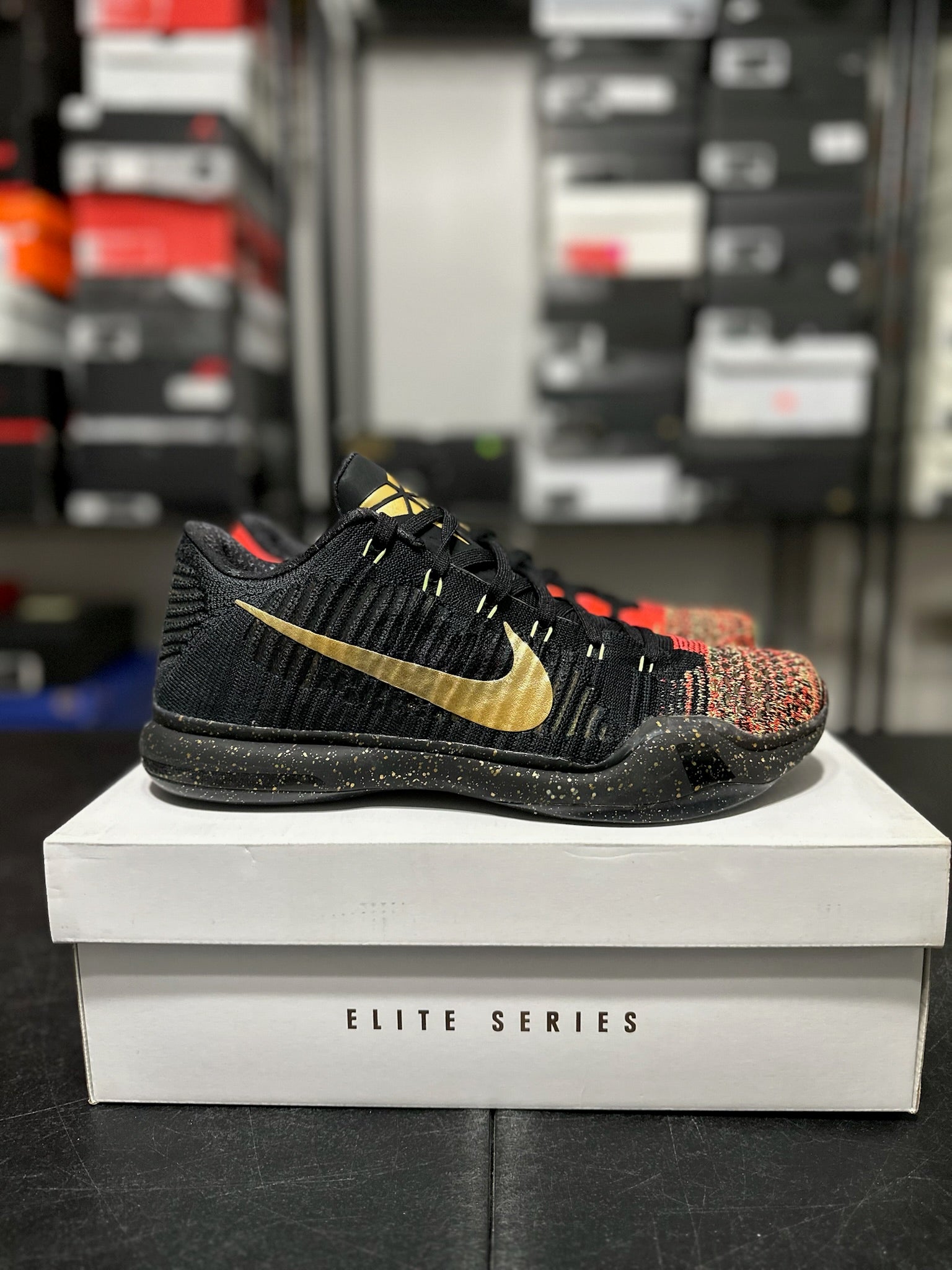 Size 10.5 - Kobe 10 Elite Christmas