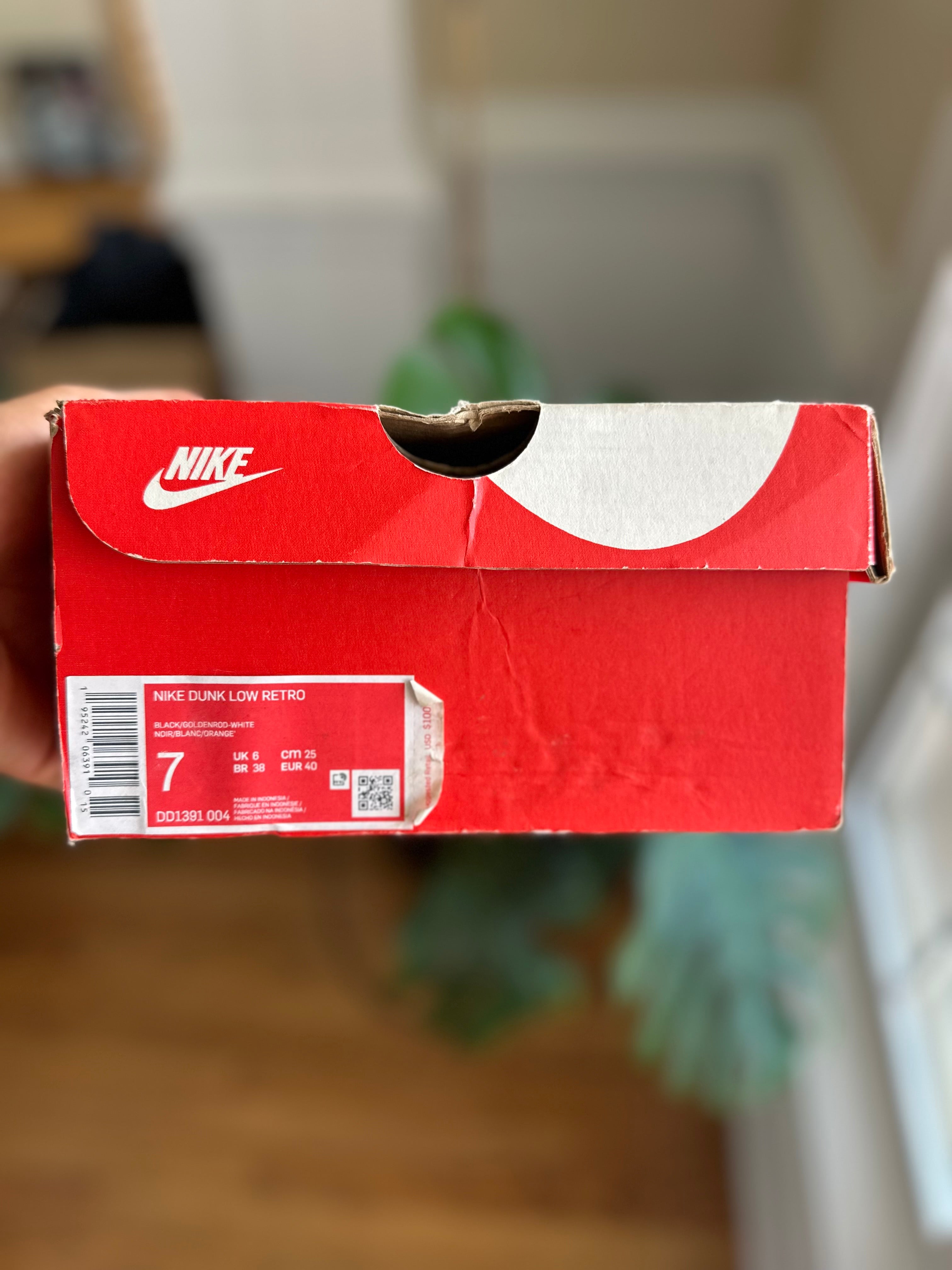 Size 7 - dunk low goldenrod