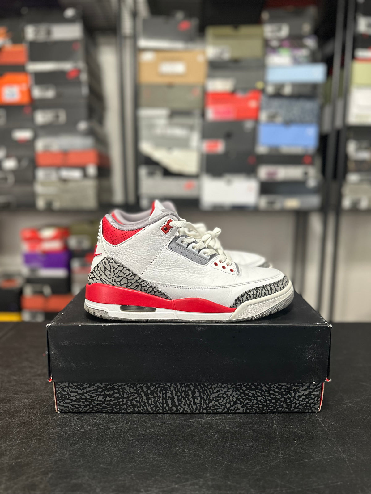 Size 9 - J3 fire red
