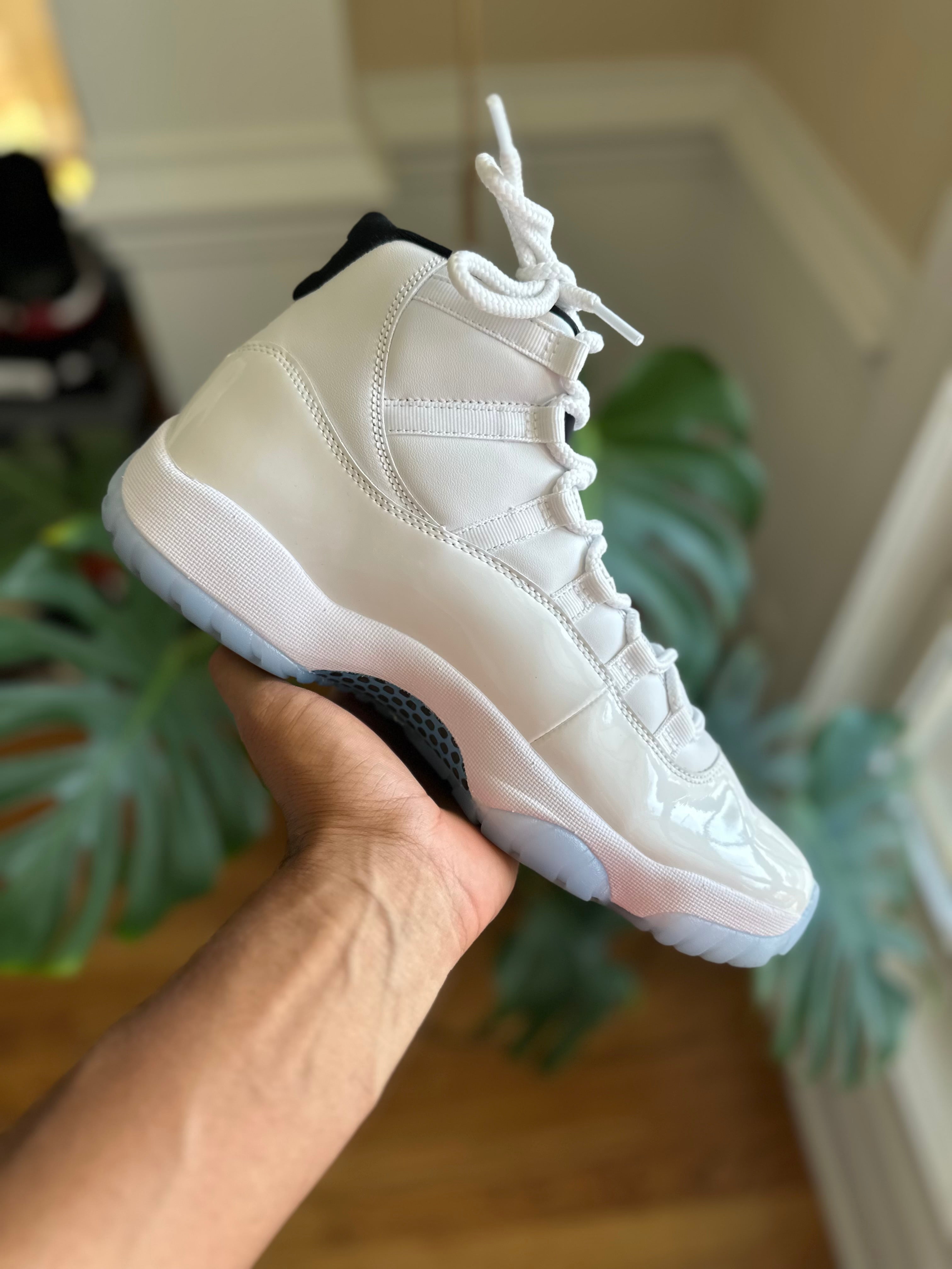 Size 10 - J11 legend blue