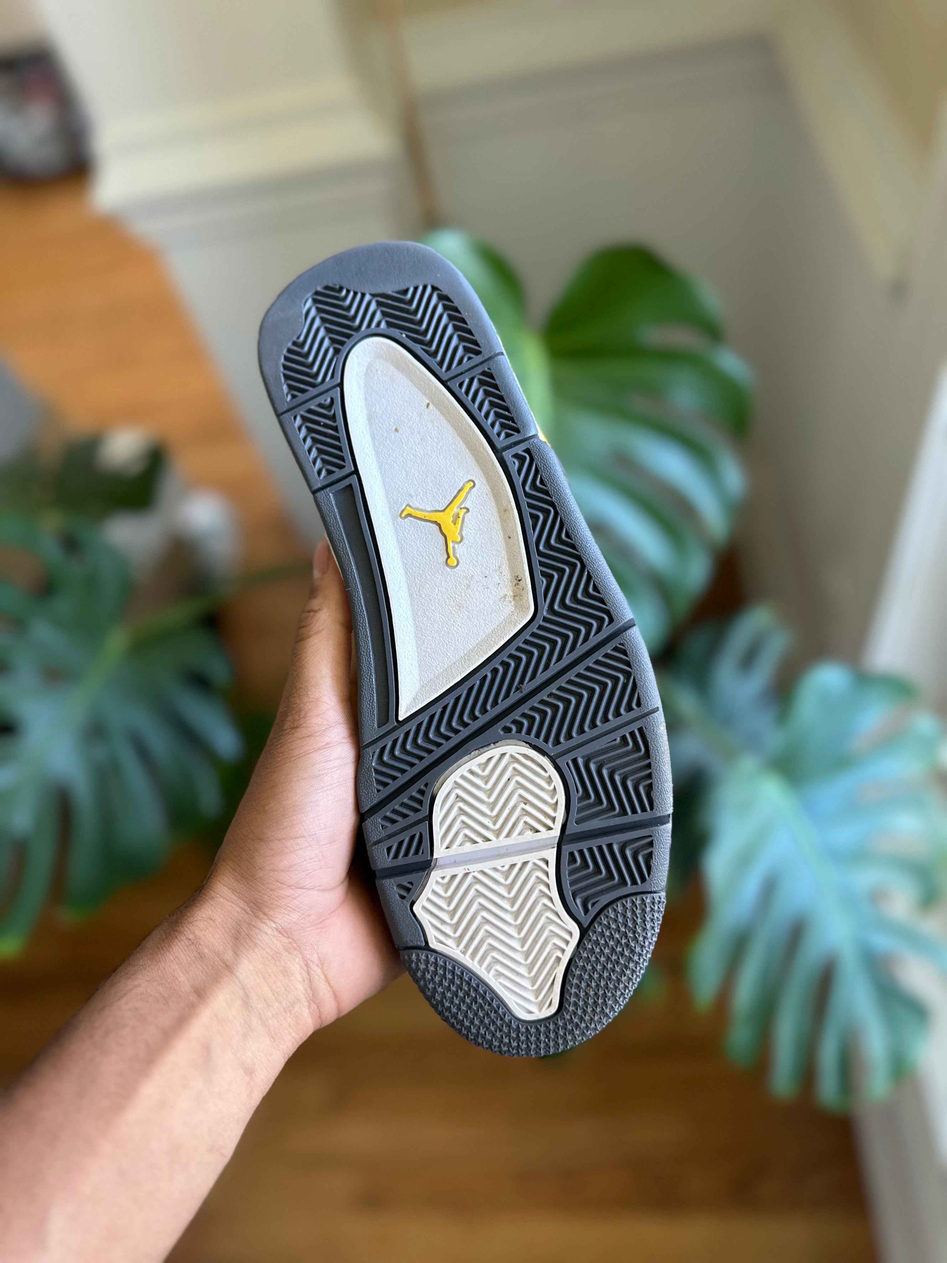 Size 8.5 - J4 lighting
