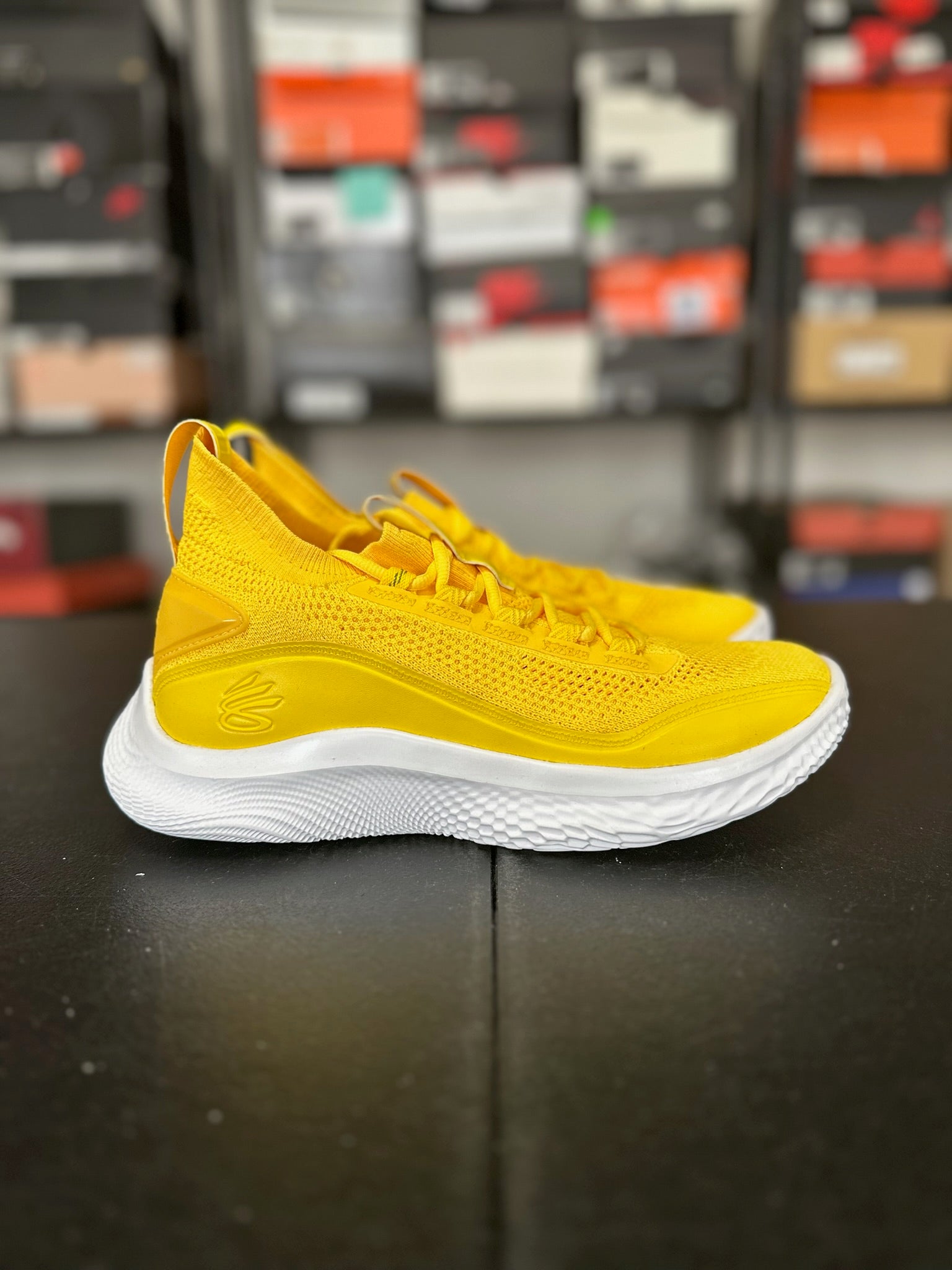 Size 9.5 - Curry 8 Smooth Butter Flow