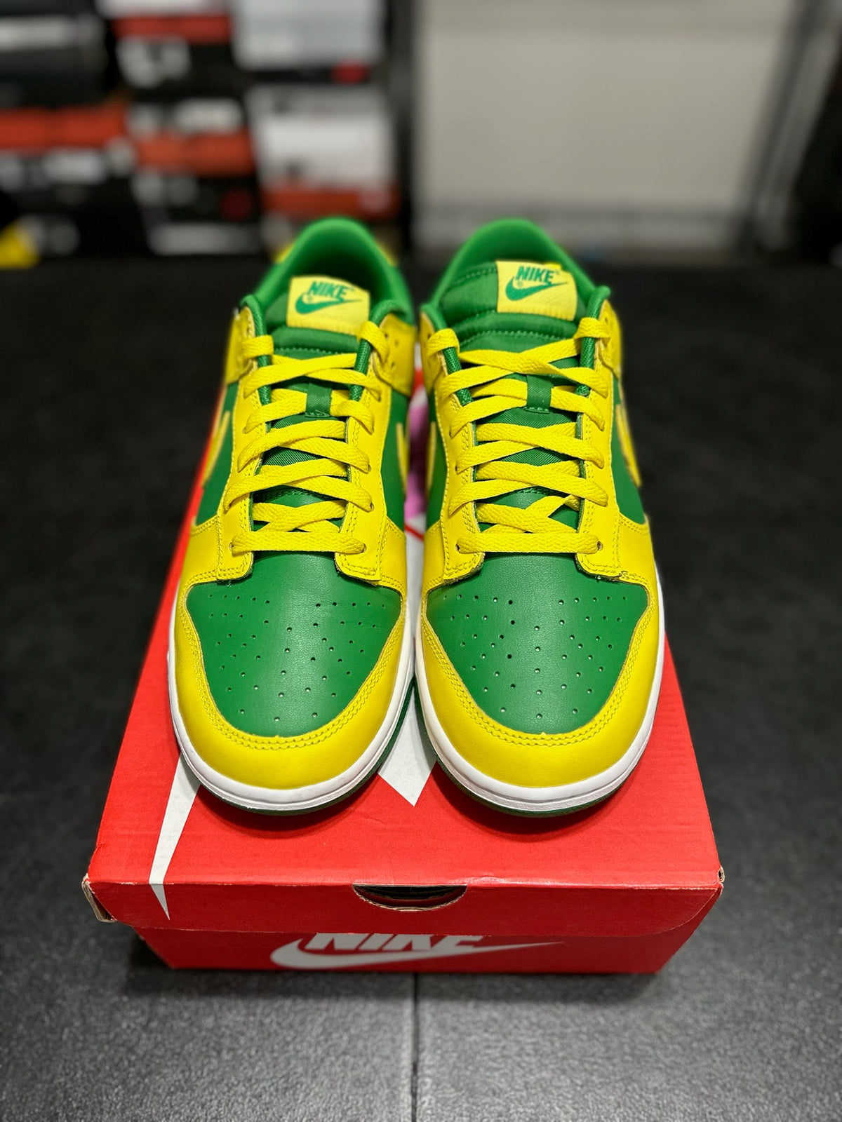 Size 10.5 - dunk low reverse Brazil