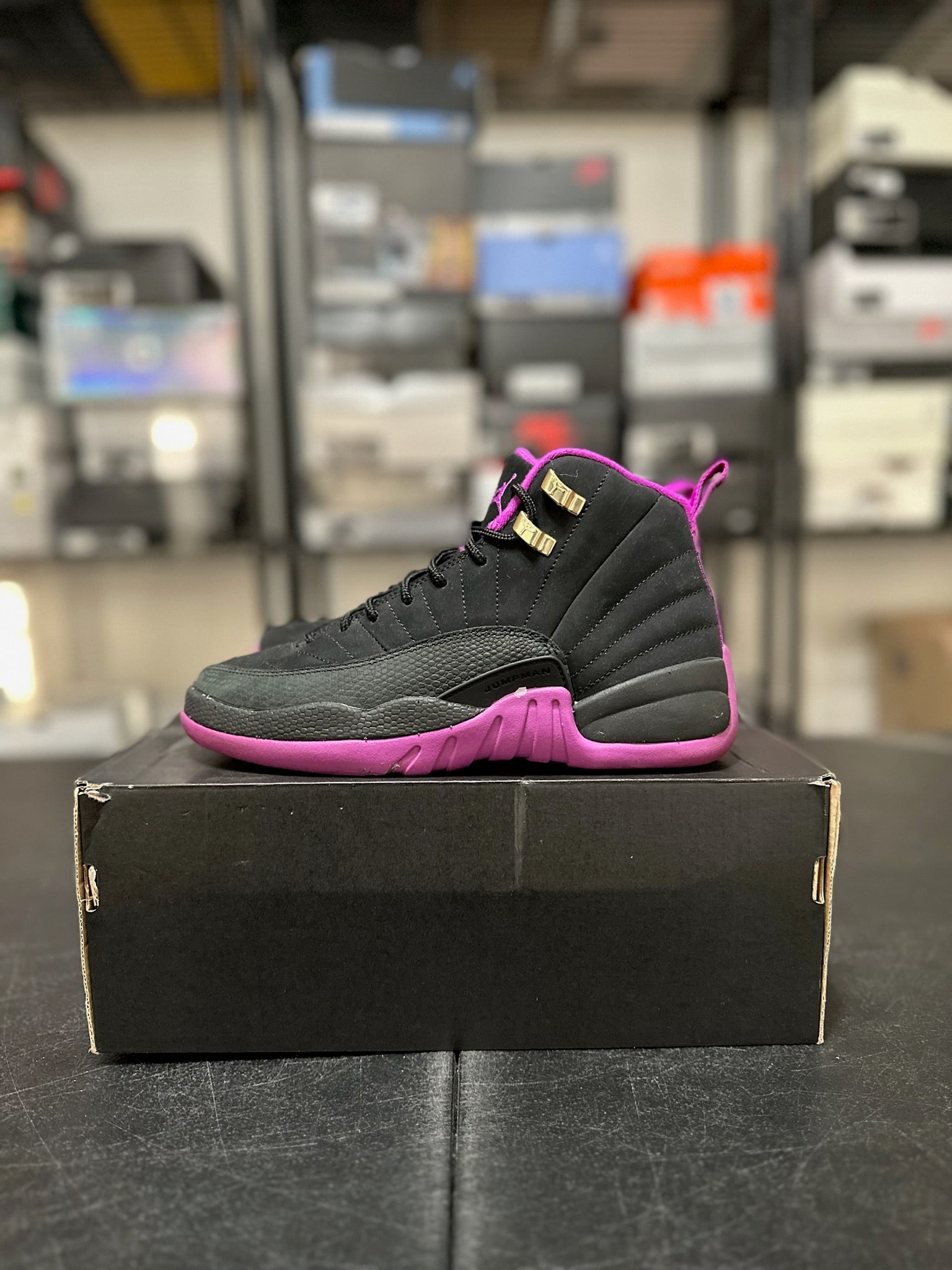 Size 5Y - J12 Hyper Violet