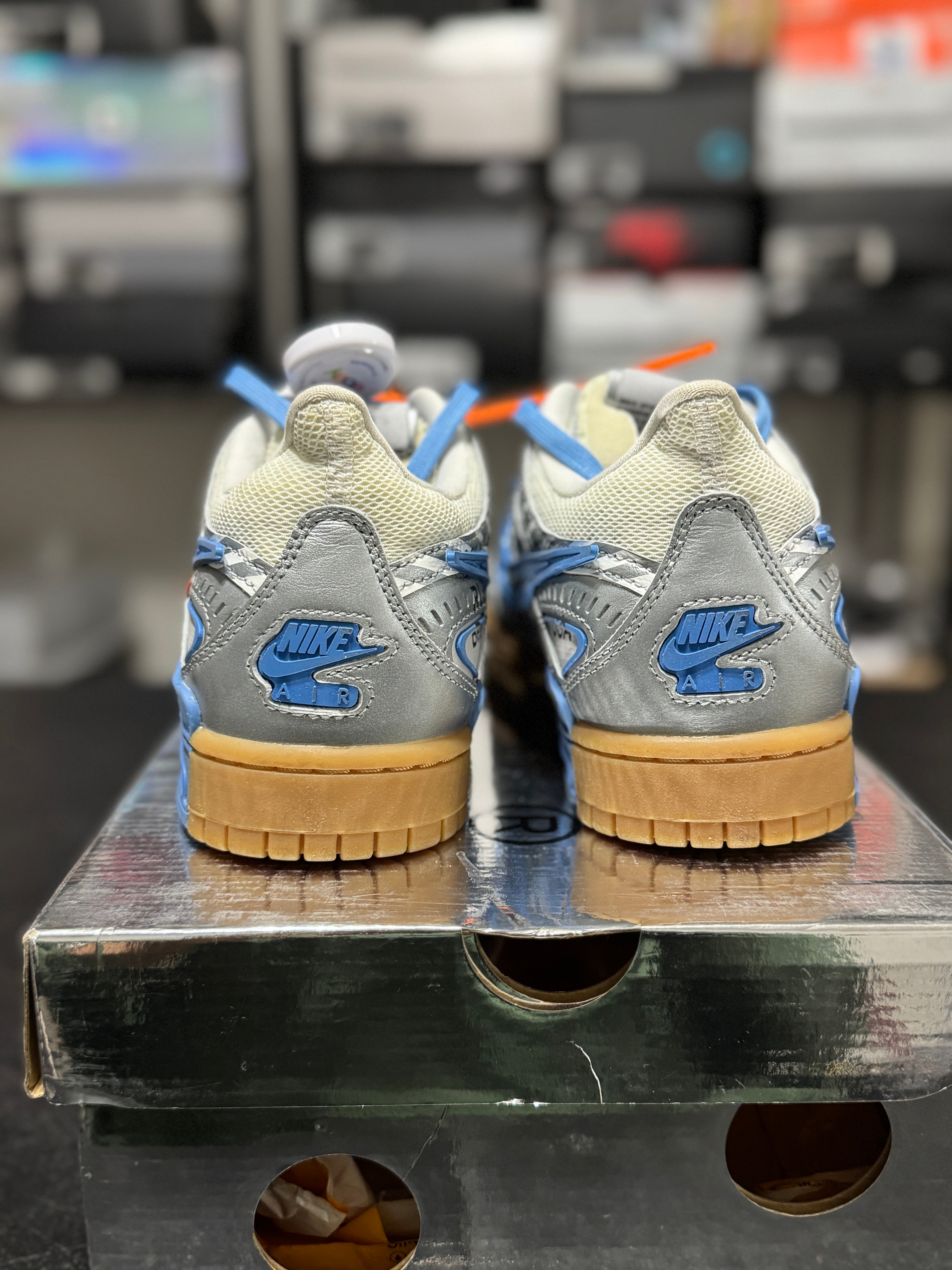 Size 9 - Off white rubber dunk university blue
