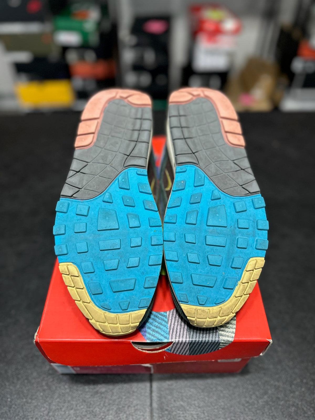 Size 9 - AM 1/97 Sean Wotherspoon