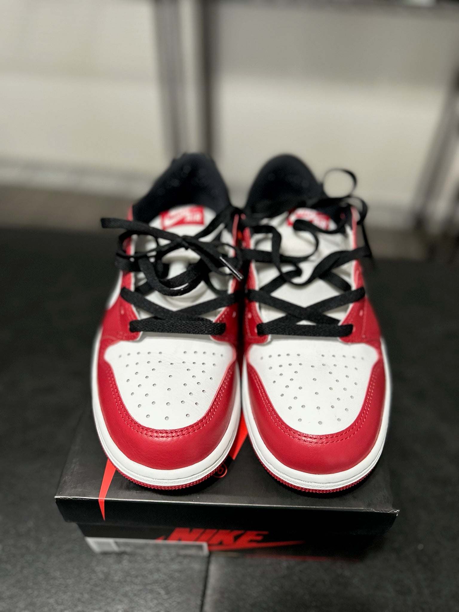 Size 8.5 - J1 Low Chicago