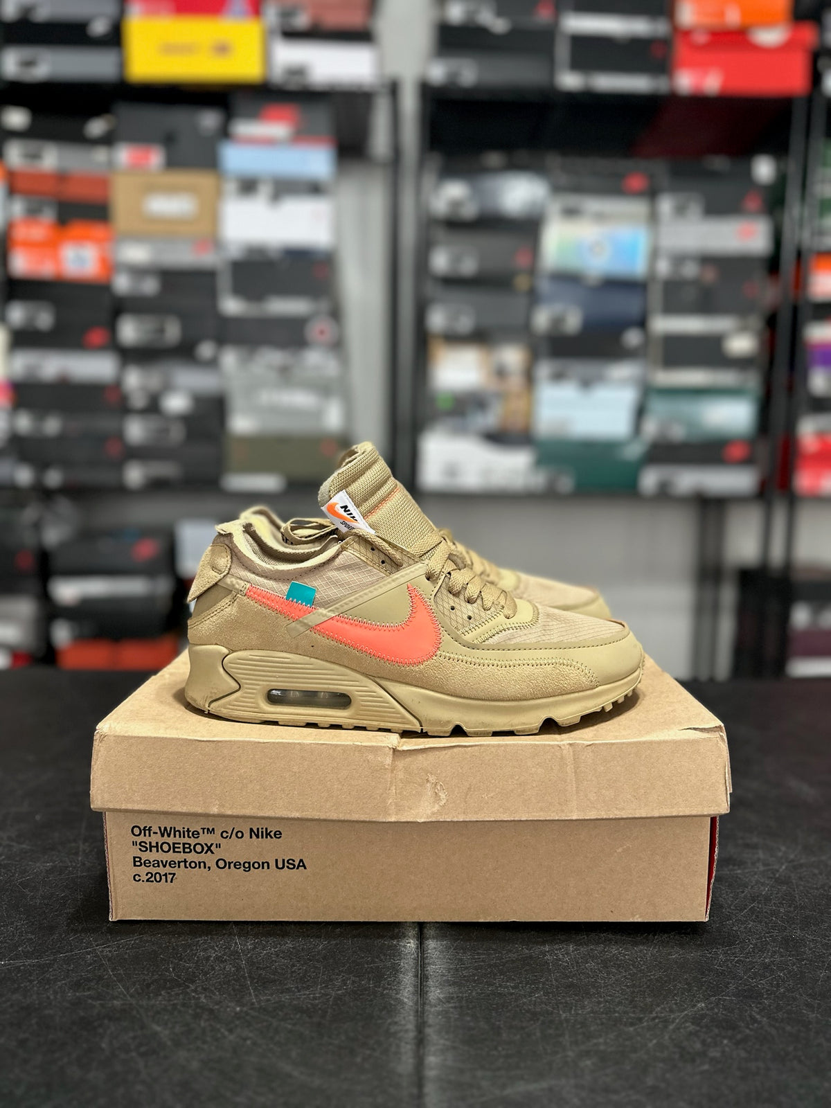 Size 10 - am 90 off white desert ore