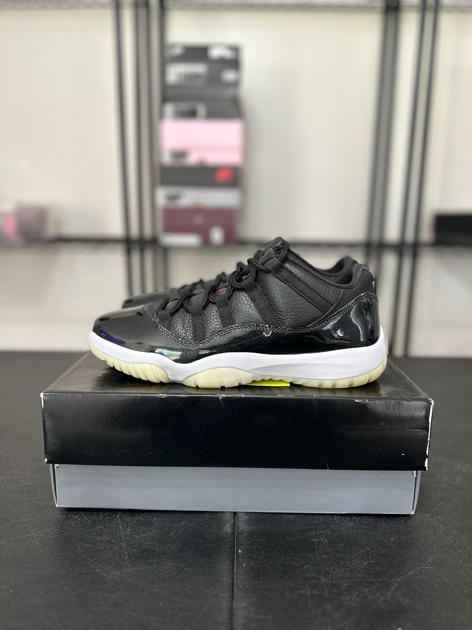 Size 11 - J11 Low 72-10