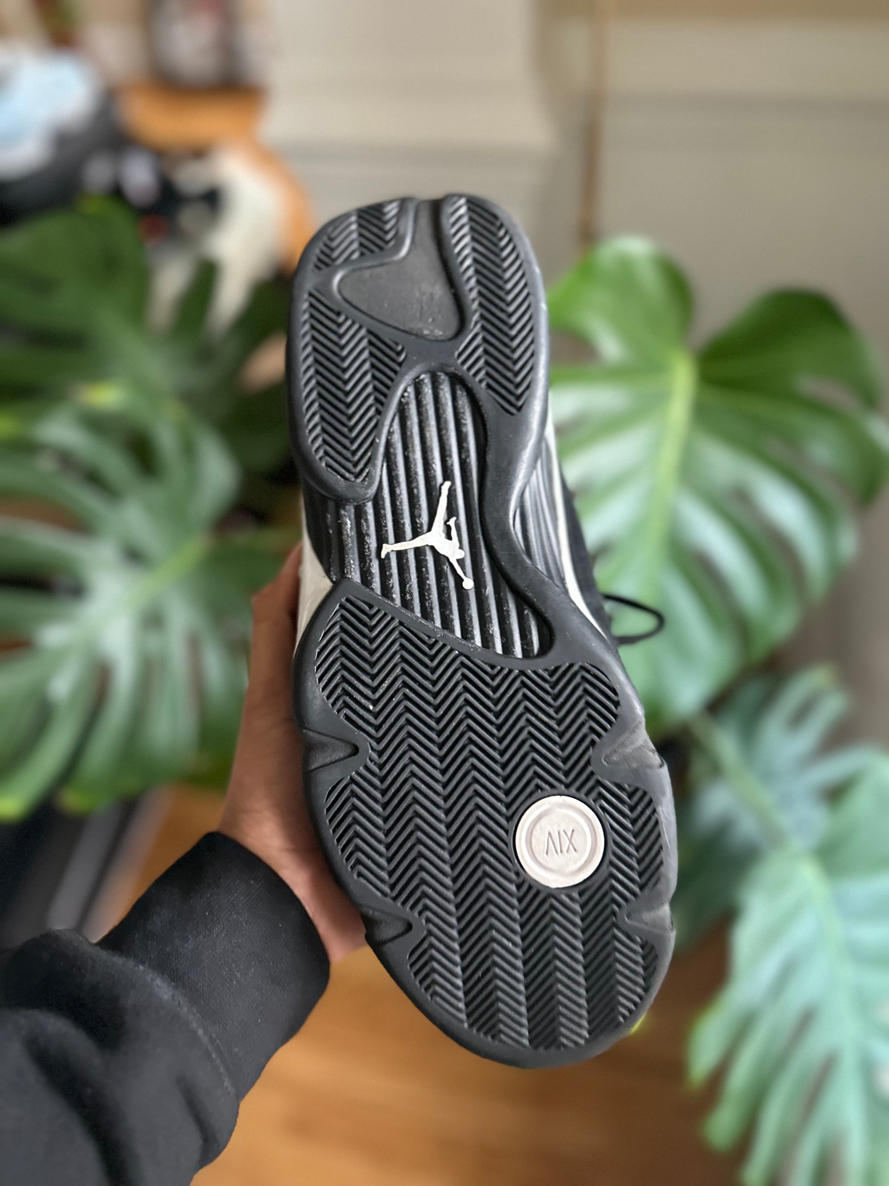 Size 13 - J14 black white